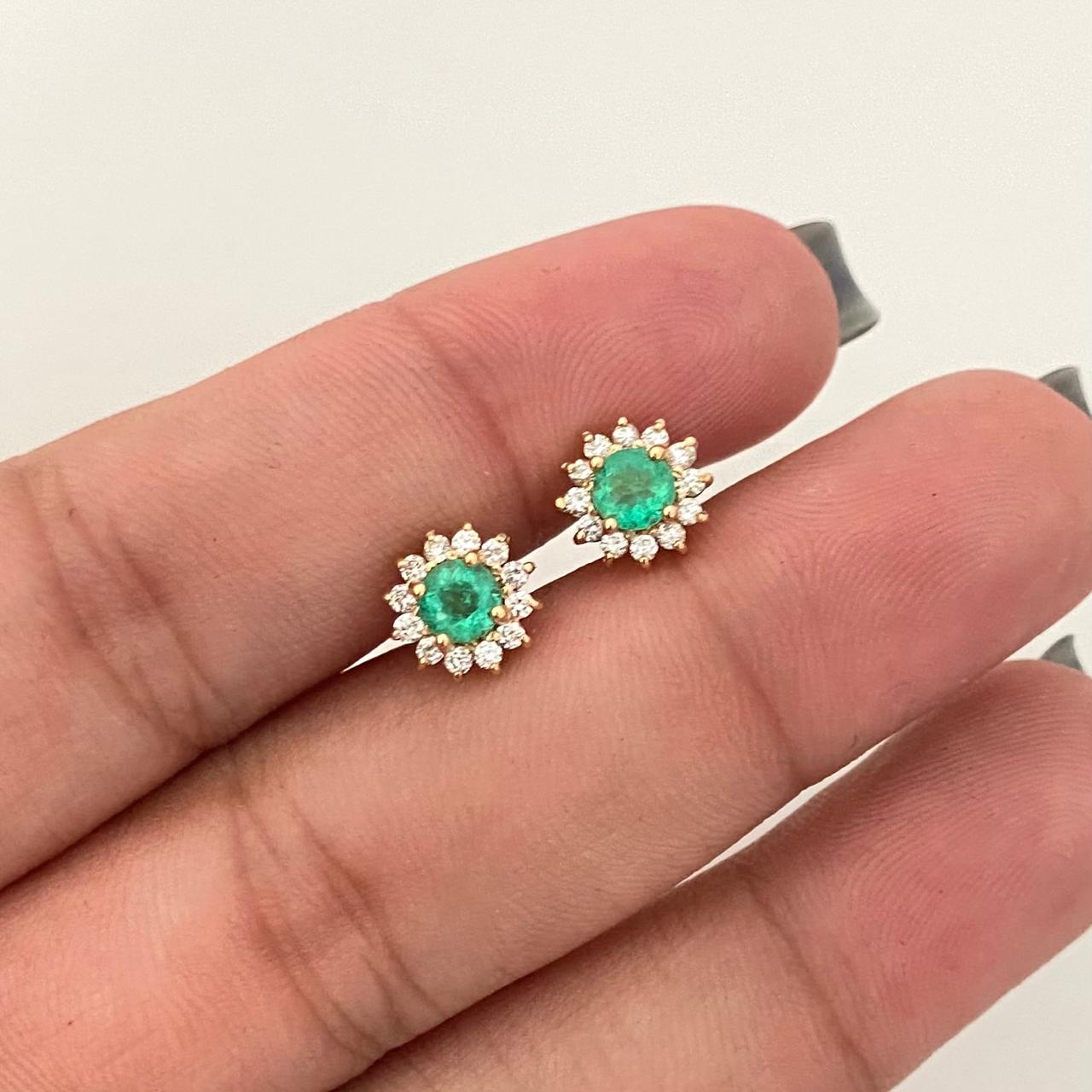 Topos (Joya) esmeralda 0,5 Qts borde diamantes Oro amarillo 18k 2,15 Gr / 8,4 mm