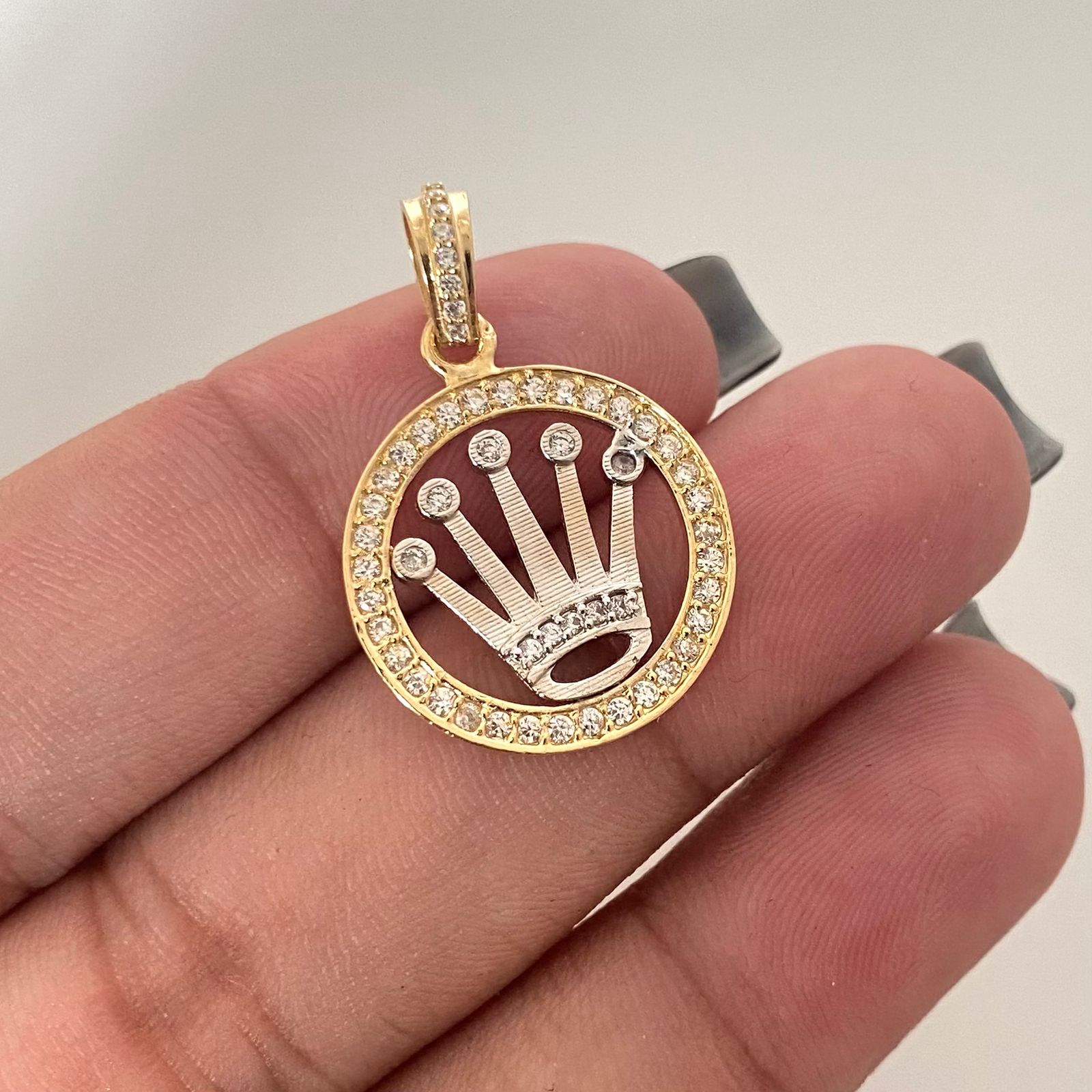 Dije corona rx Oro amarillo y Oro blanco 18k 2,8 Gr / 1,8 Cm