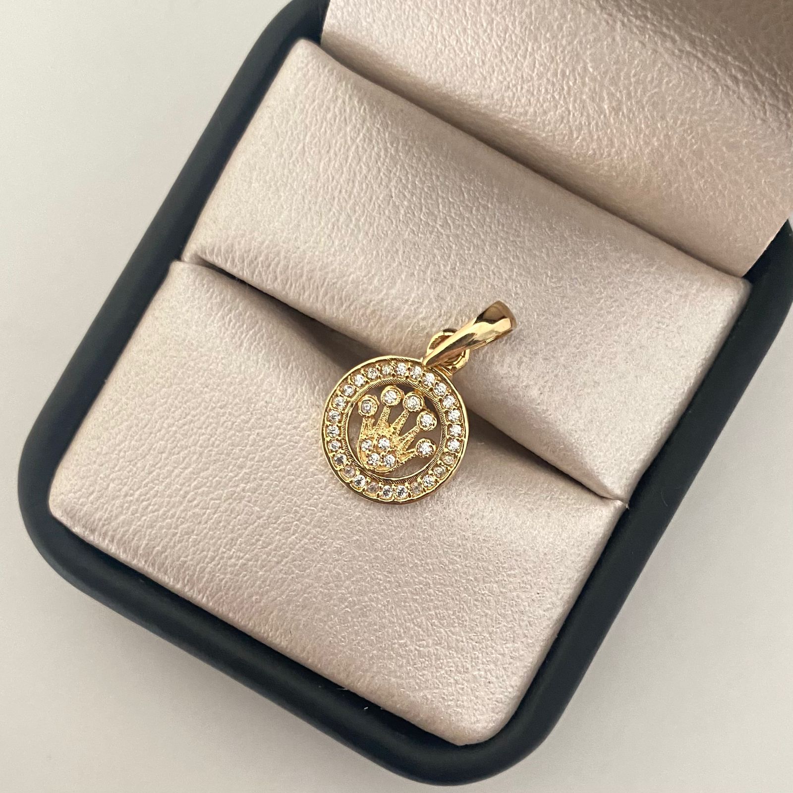 Dije corona rx casting Oro amarillo 18k 1,95 Gr / 2,2 Cm