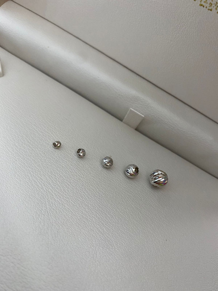 Bola diamantada 6mm  Oro blanco 18k 0,22 Gr