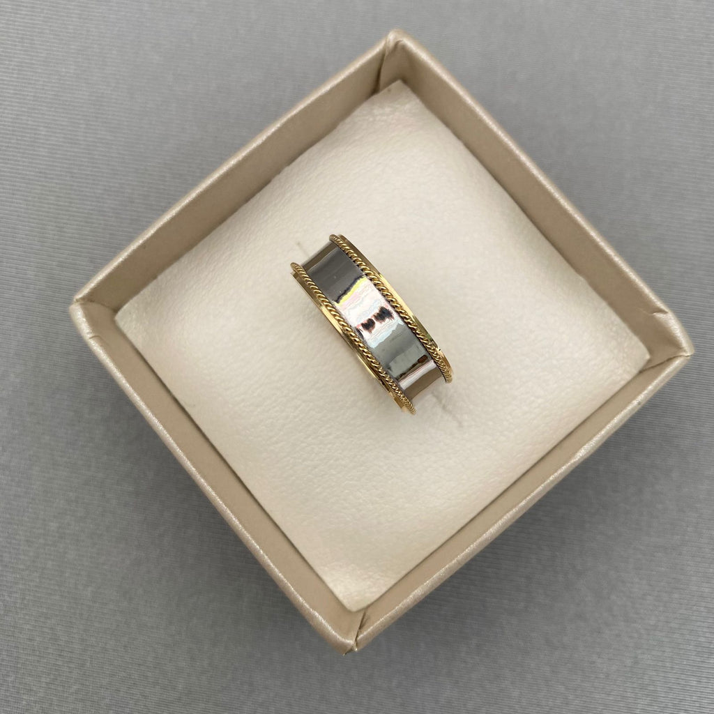 Anillo argolla lisa (POR FABRICACION) Oro amarillo y Oro blanco 18k / Talla 8 / 6,0 Gr