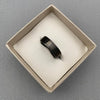 Anillo liso grabado lineas rodinado negro (POR FABRICACION) Oro amarillo 18k / Talla 9 / 7,0 Gr
