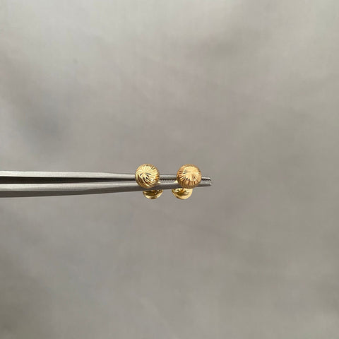 Topos bola diamantada oro amarillo 18k 0.80 gr / 6 mm