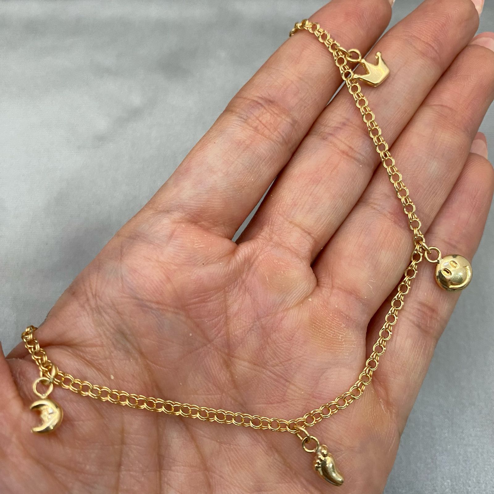 Tobillera aro seguido dijes colgantes Oro amarillo 18k 4,20 Gr / 2 mm / 27 Cm Broche 0,40