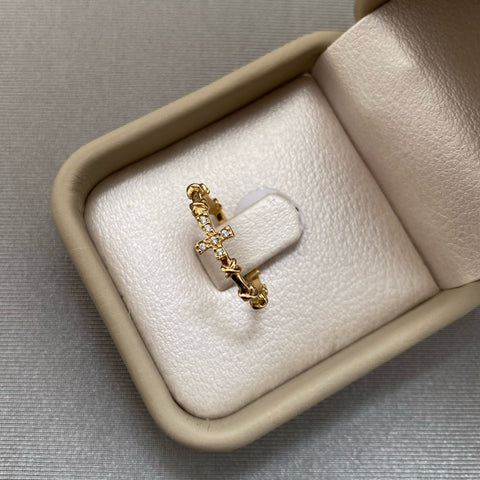 Anillo cruz casting lateral grabado en x Oro amarillo 18k / Talla 6 3/4 / 1,85 Gr