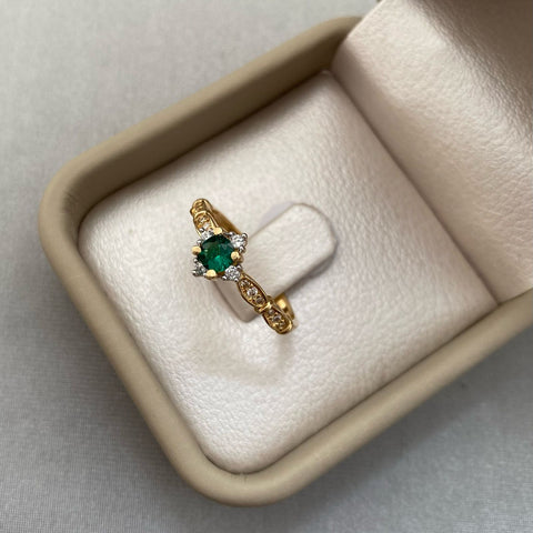 Anillo solitario circon verde lateral casting Oro amarillo 18k / Talla 6 3/4 / 2,45 Gr