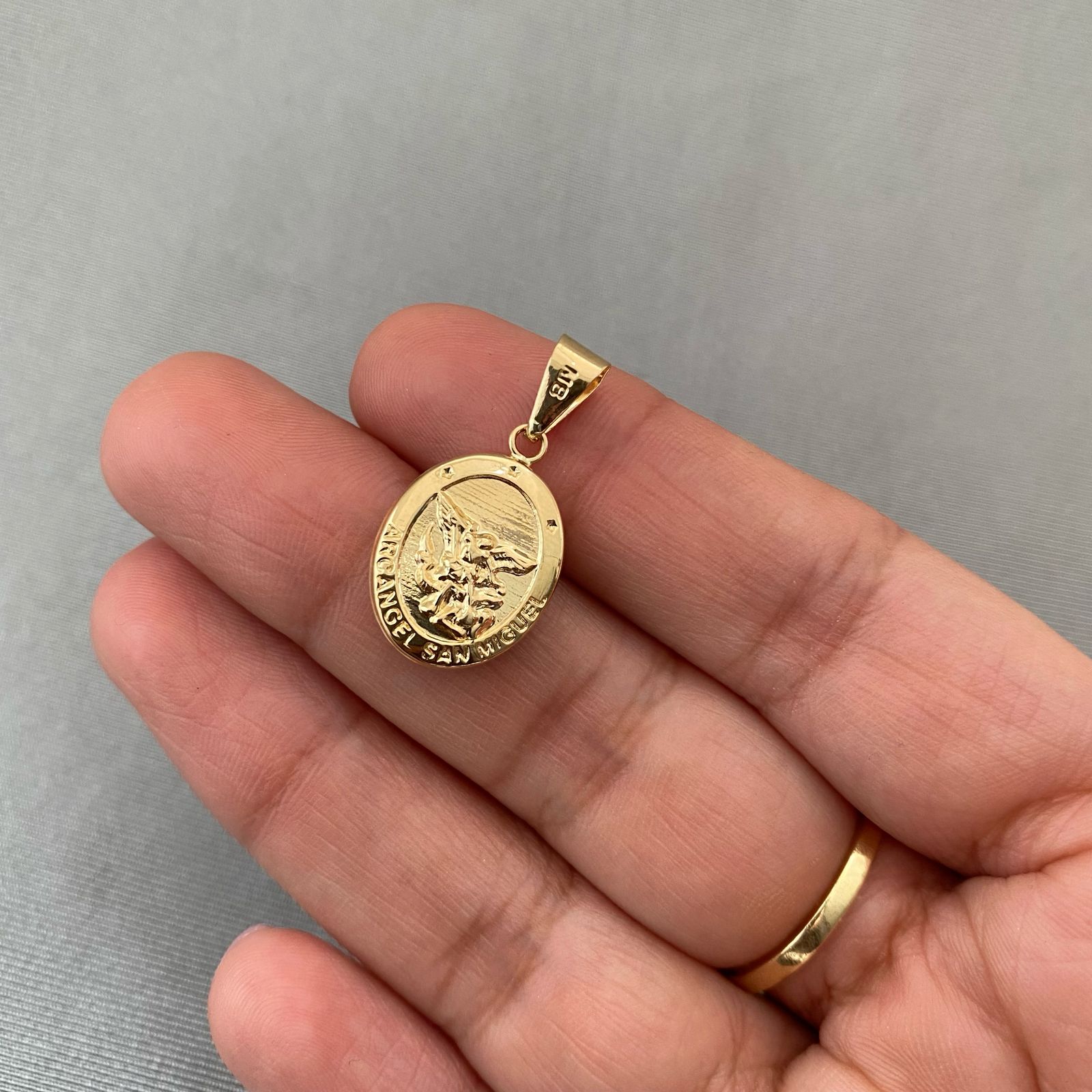 Dije san miguel arcangel Oro amarillo 18k 1,2 Gr / 2,5 Cm