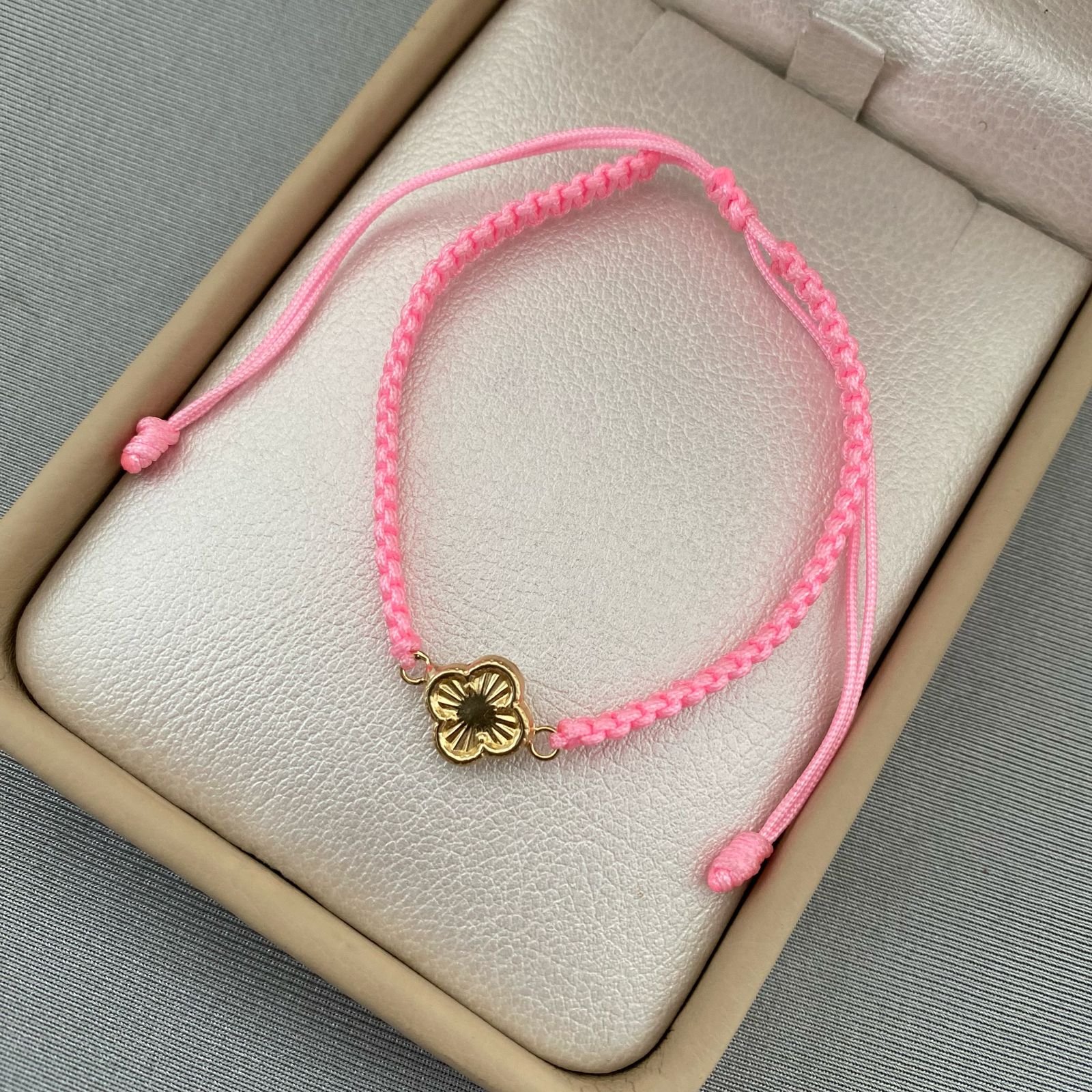 Pulsera tejida trebol diamantado Oro amarillo 18k 0,45 Gr