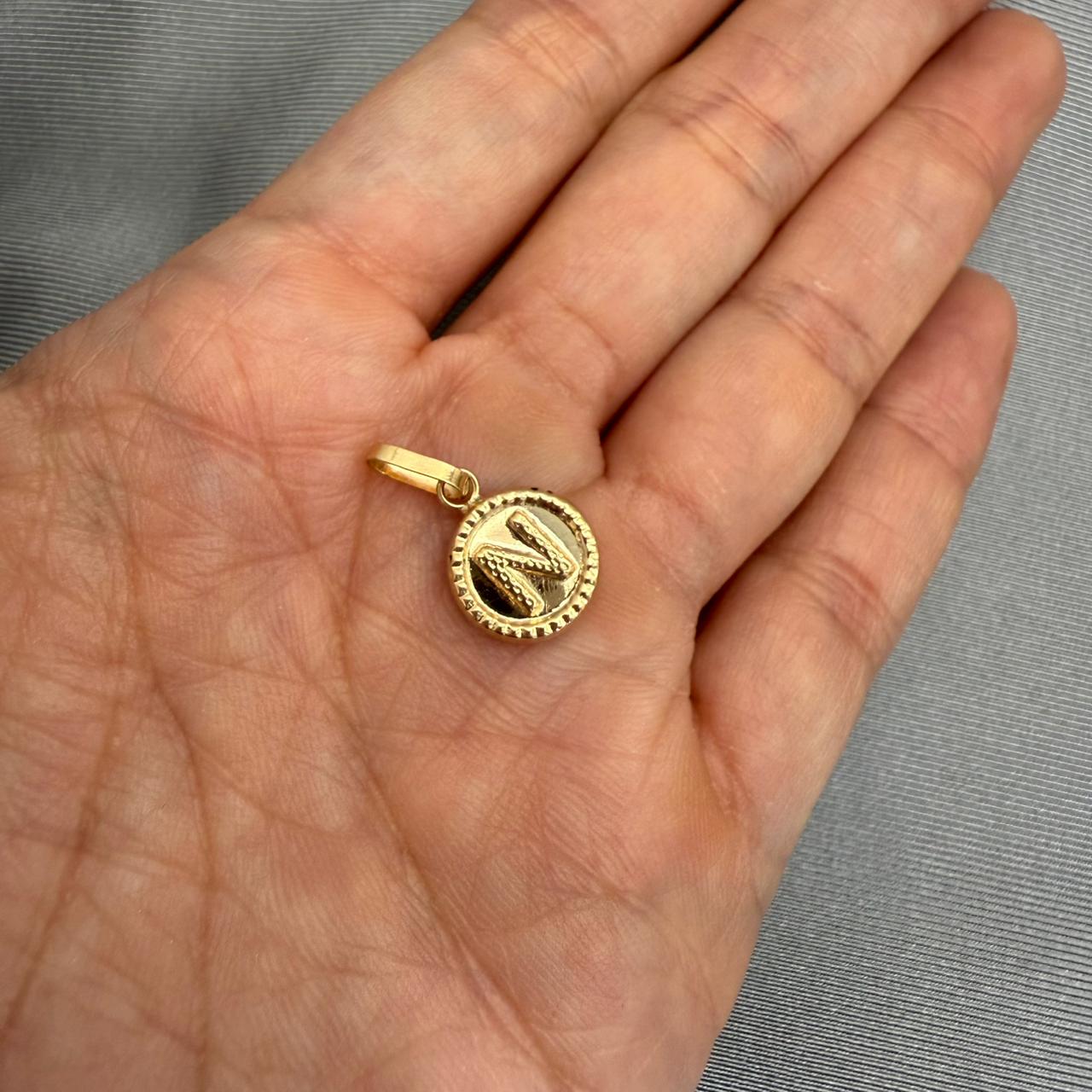 Dije letra n Oro amarillo 18k 0,7 Gr / 2,0 Cm