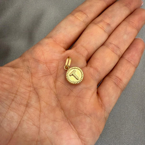 Dije letra t Oro amarillo 18k 0,75 Gr / 2,0 Cm