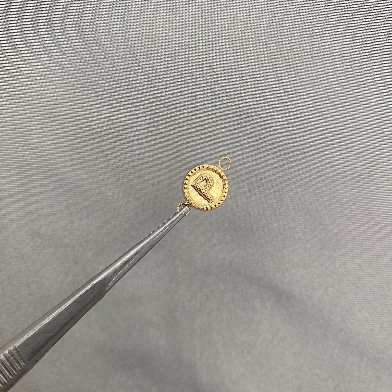 Herraje letra p Oro amarillo 18k 0,65 Gr