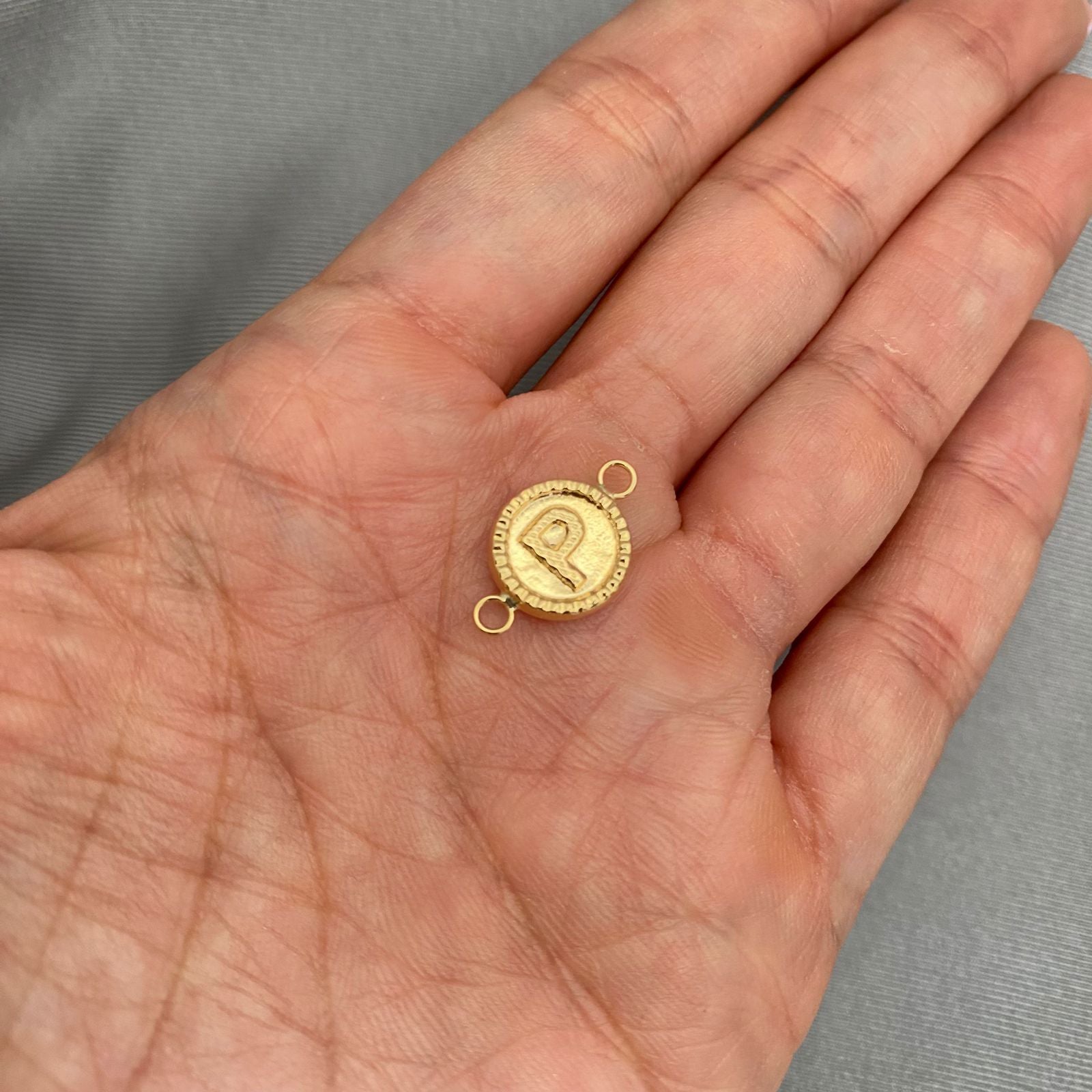 Herraje letra p Oro amarillo 18k 0,65 Gr