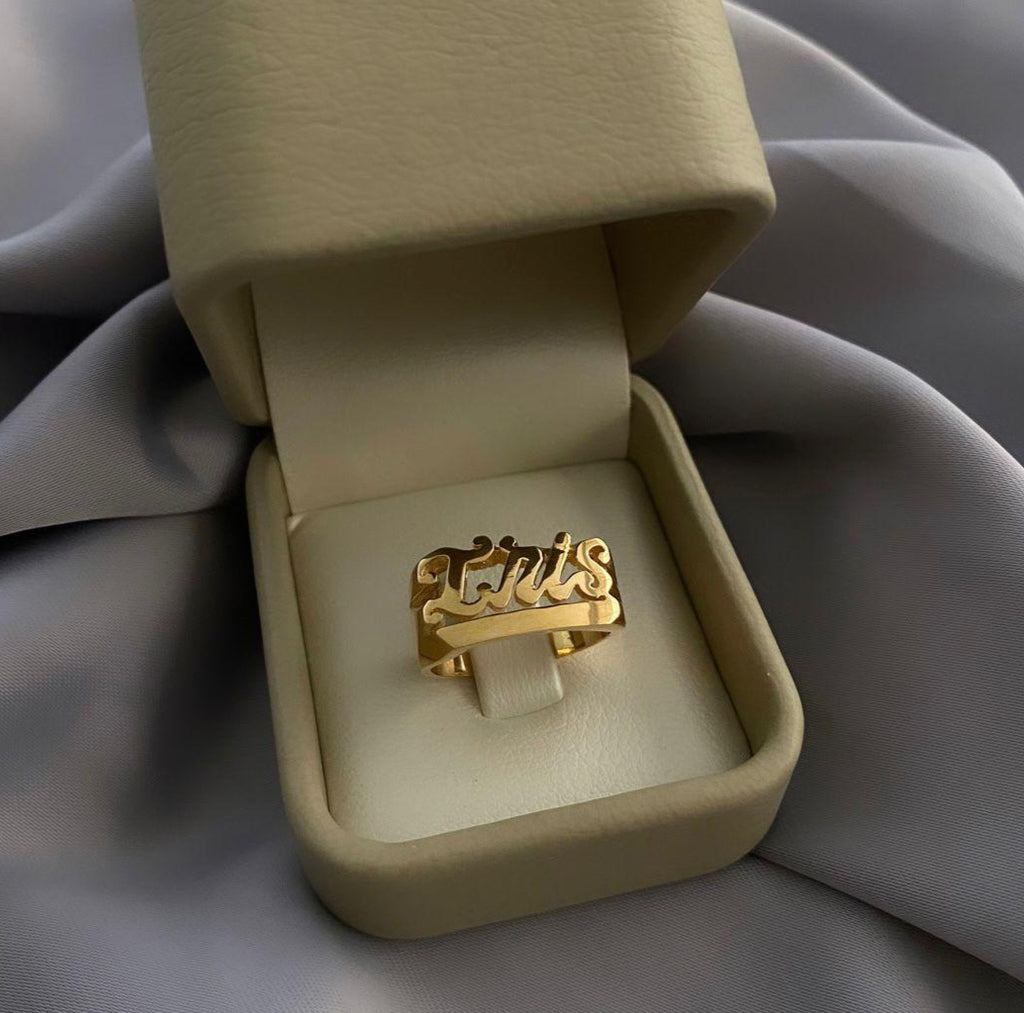 Anillo nombre Iris (POR FABRICACION) Oro amarillo 18k / Talla 7 / 7,3 Gr