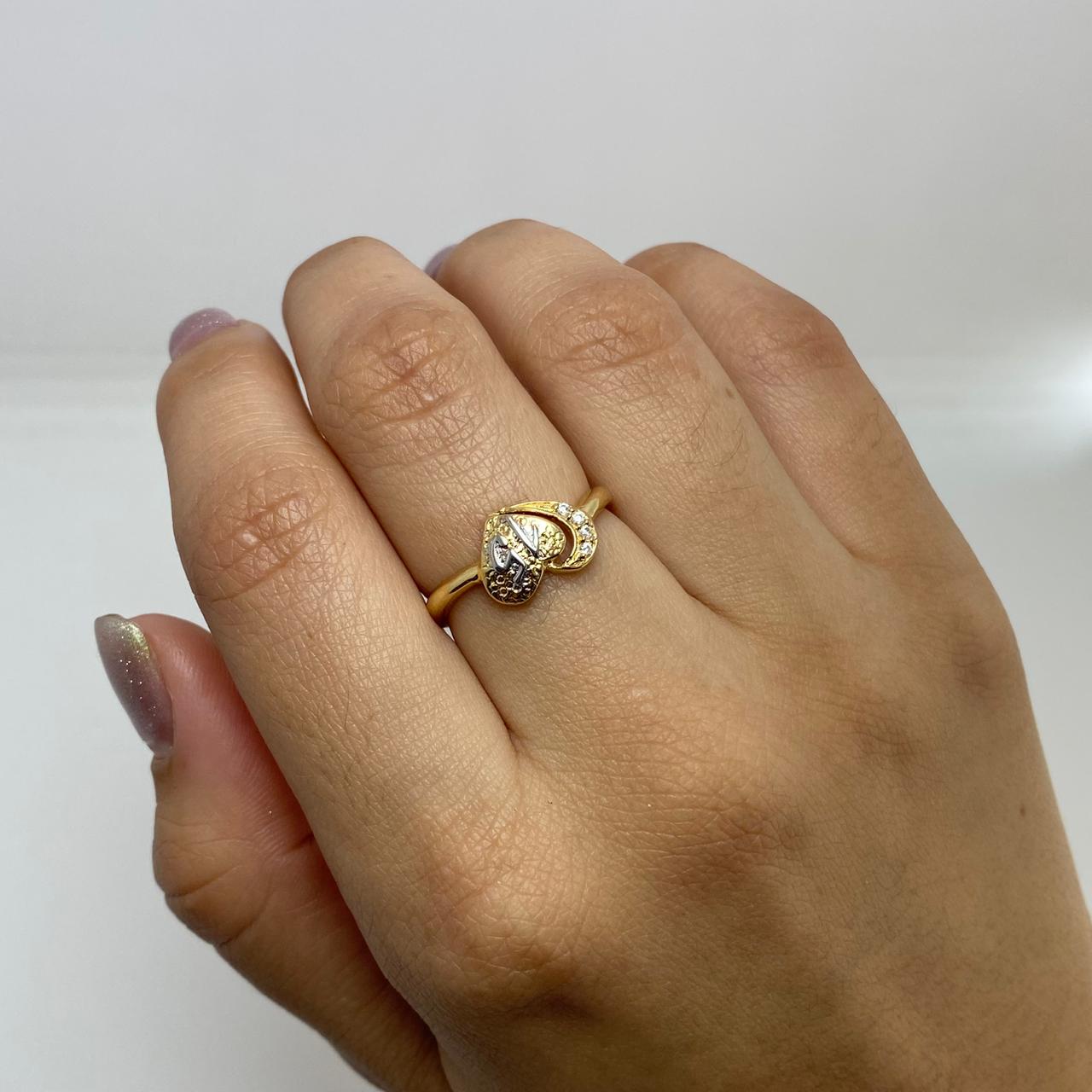 Anillo corazon 15´s Oro amarillo y Oro blanco 18k / Talla 6 / 1,85 Gr