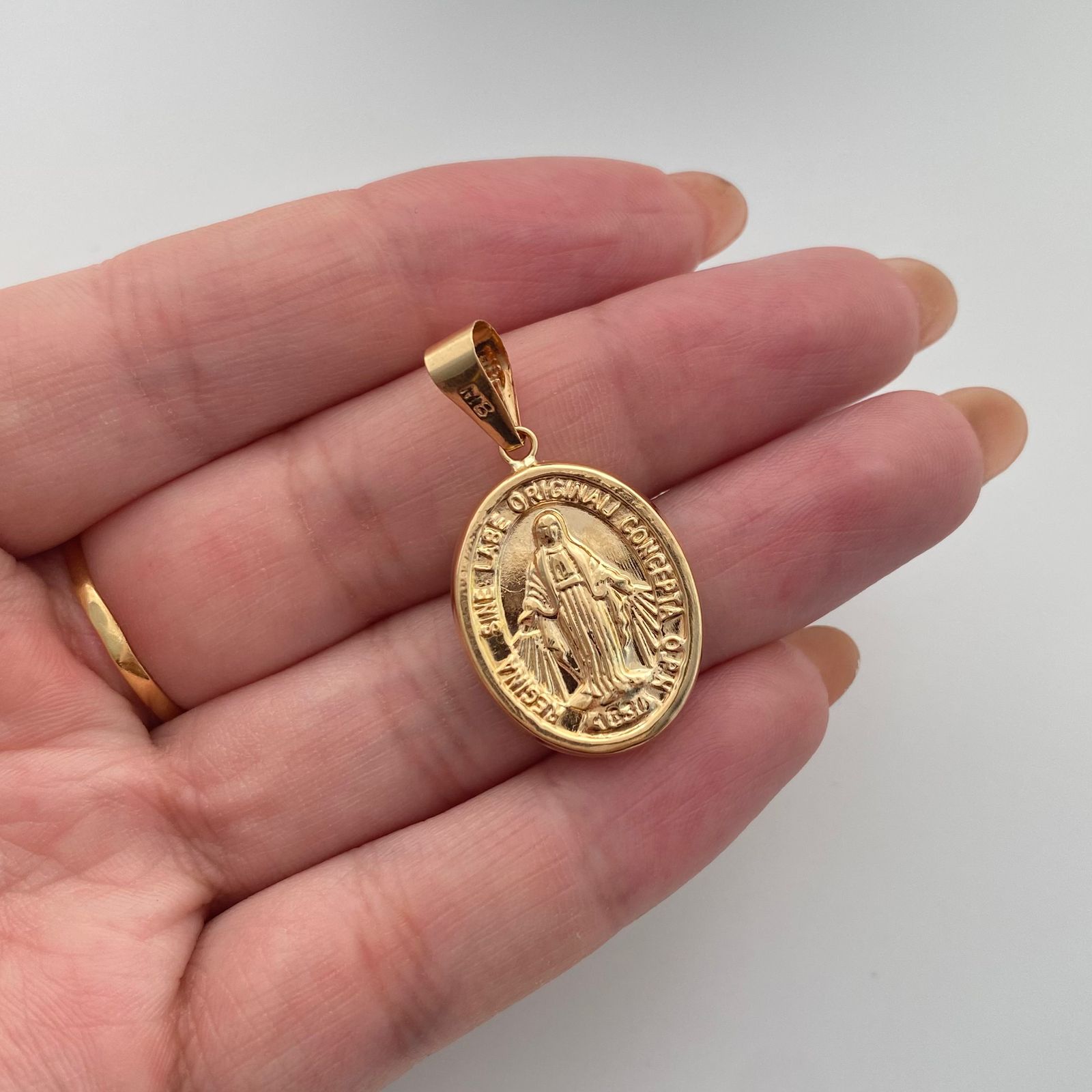 Dije virgen milagrosa Oro amarillo 18k 2,15 Gr / 3,4 Cm