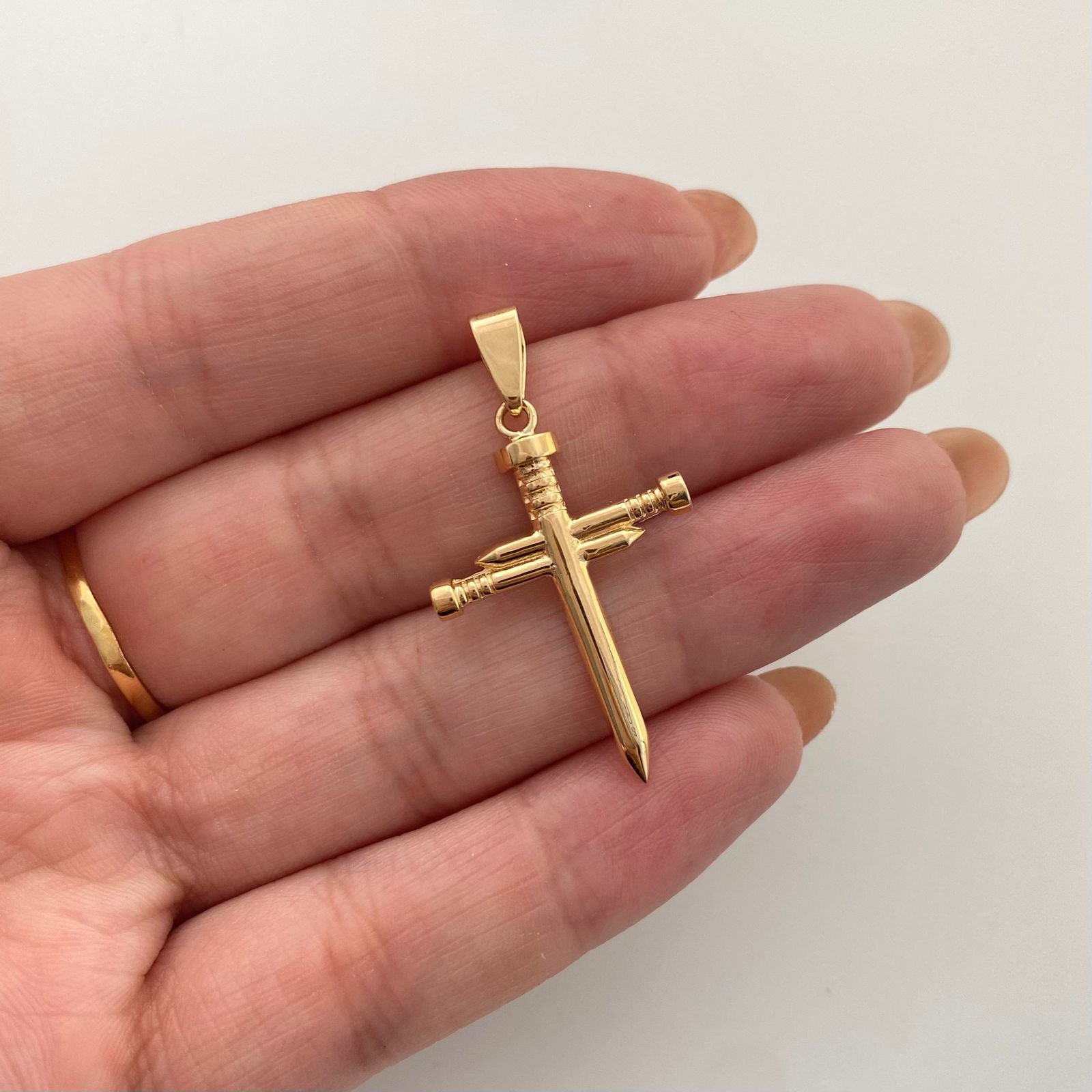 Dije cruz clavo lisa Oro amarillo 18k 1,75 Gr / 4,0 Cm