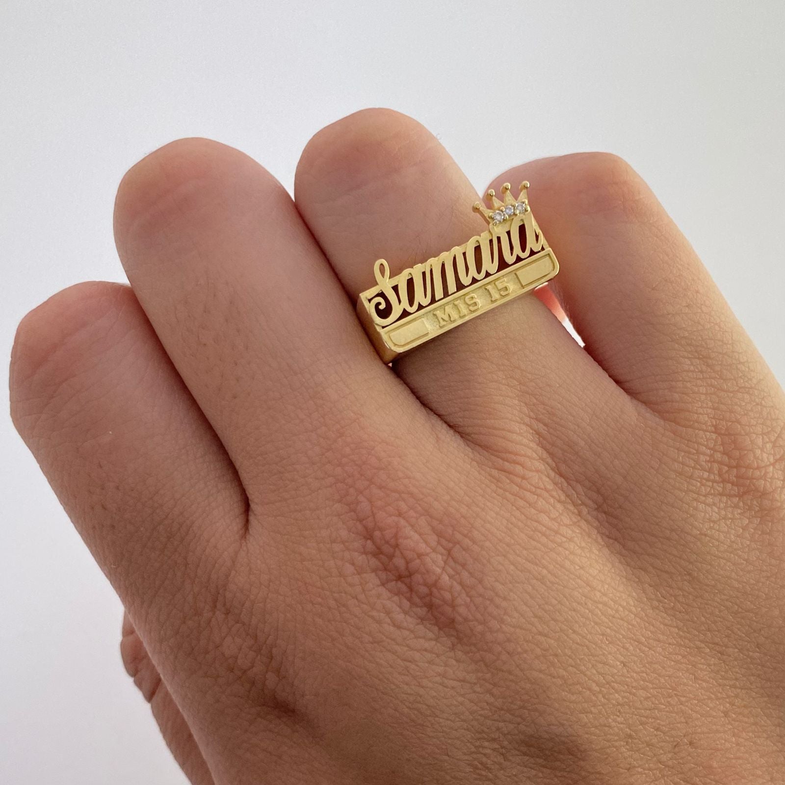 Anillo 15´s nombre samara corona casting por fabricacion Oro amarillo 18k / Talla 0 / 6,65 Gr
