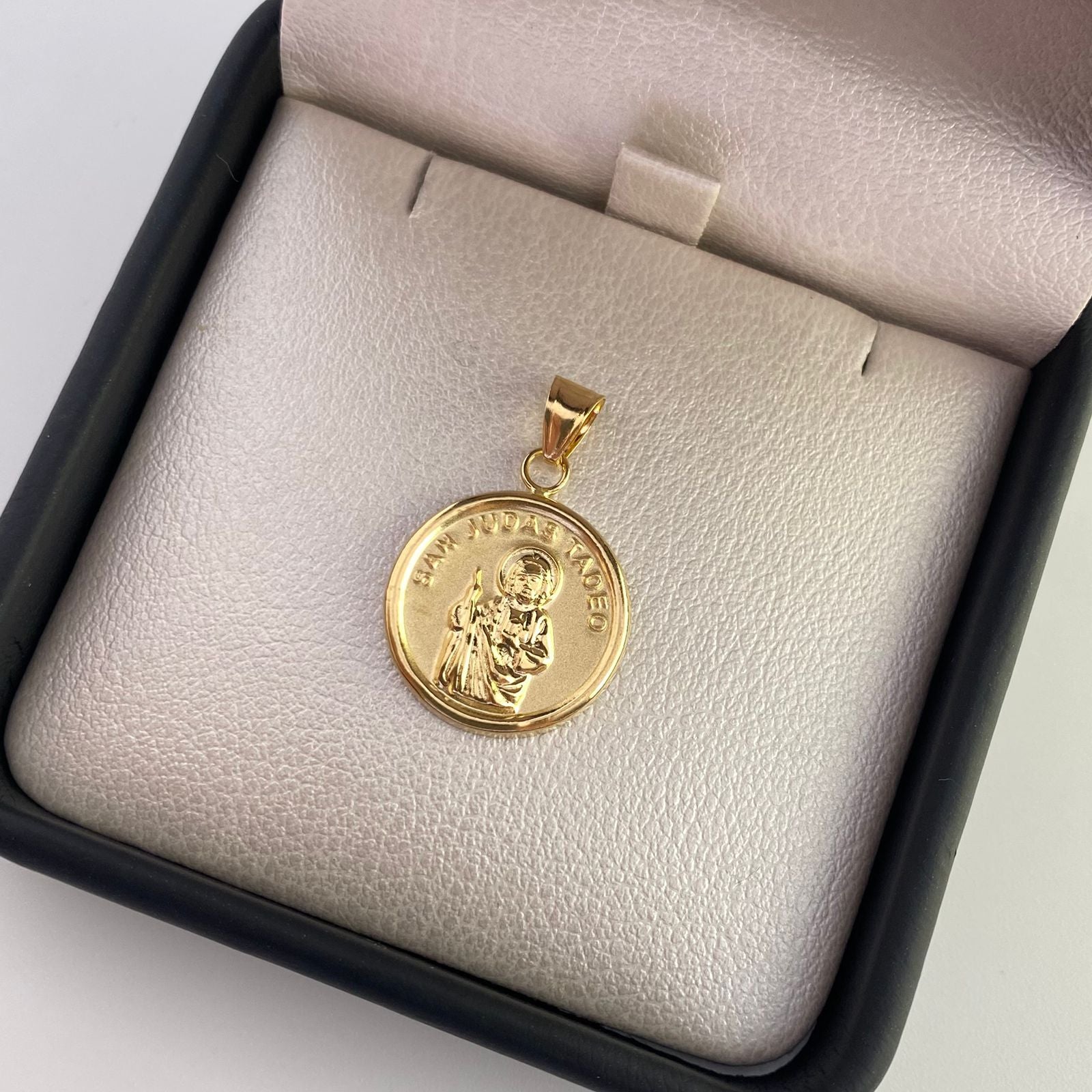 Dije san judas tadeo Oro amarillo 18k 1,5 Gr / 2,7 Cm