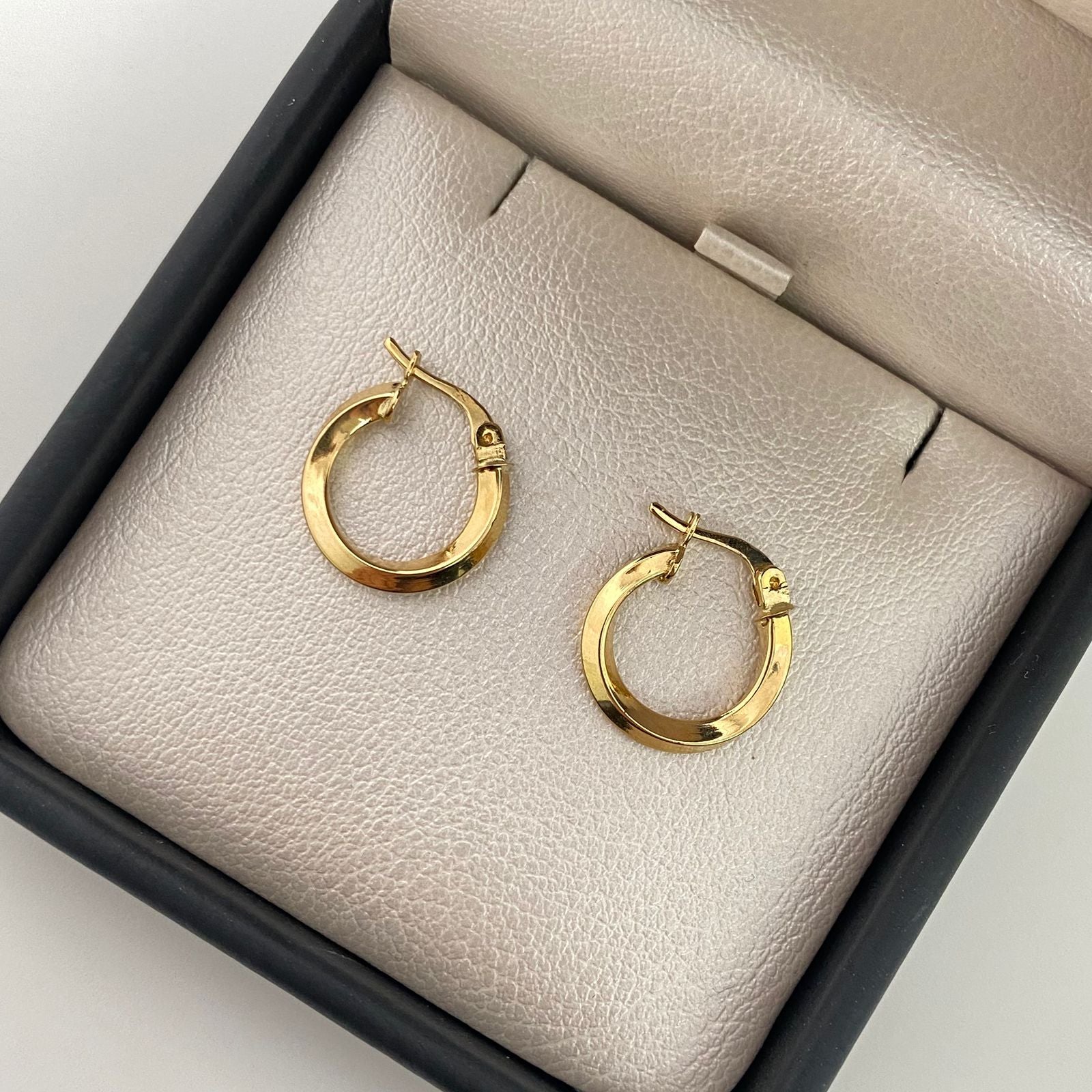 Candonga redonda lisa Oro amarillo 18k 1,35 Gr / 1,5 Cm