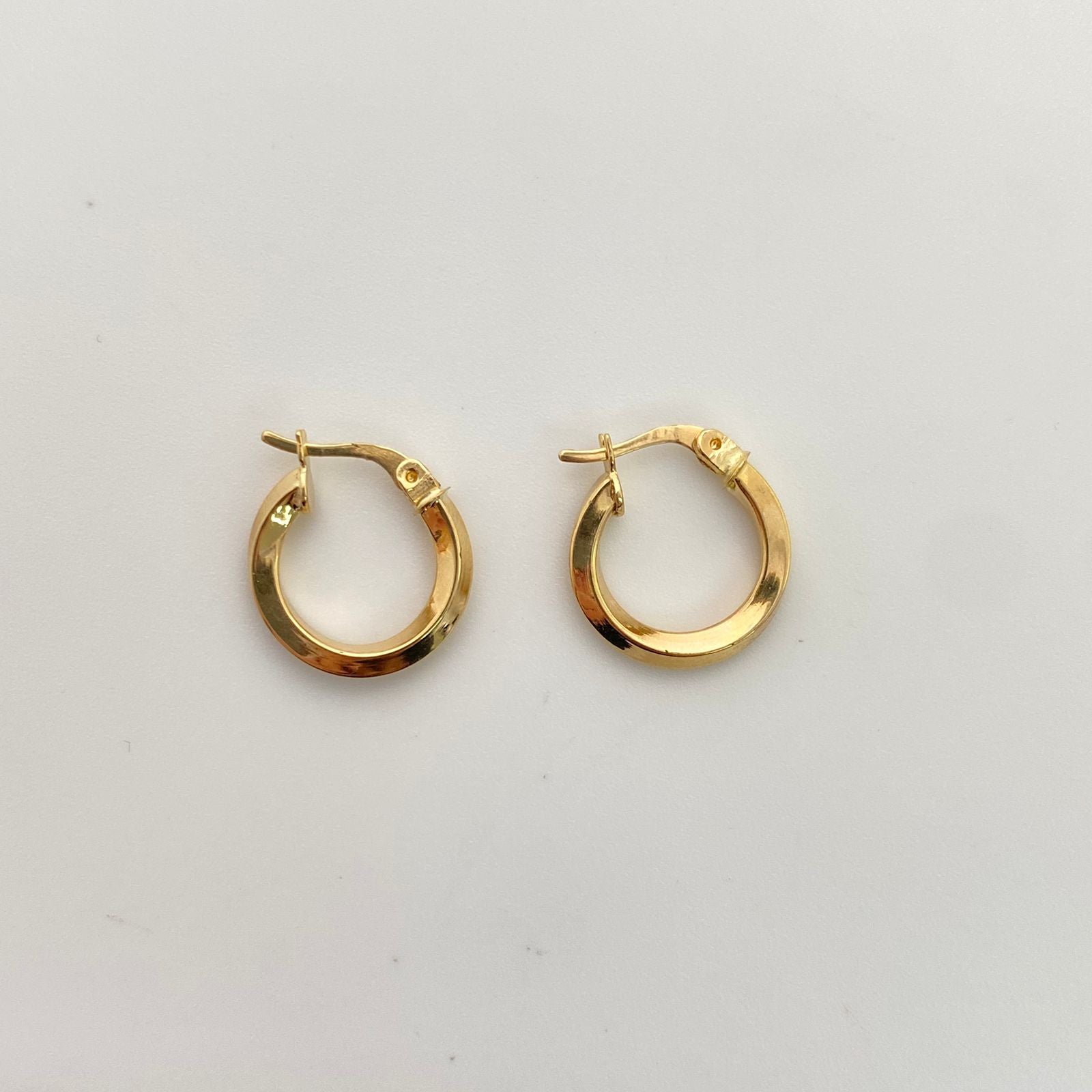 Candonga redonda lisa Oro amarillo 18k 1,35 Gr / 1,5 Cm