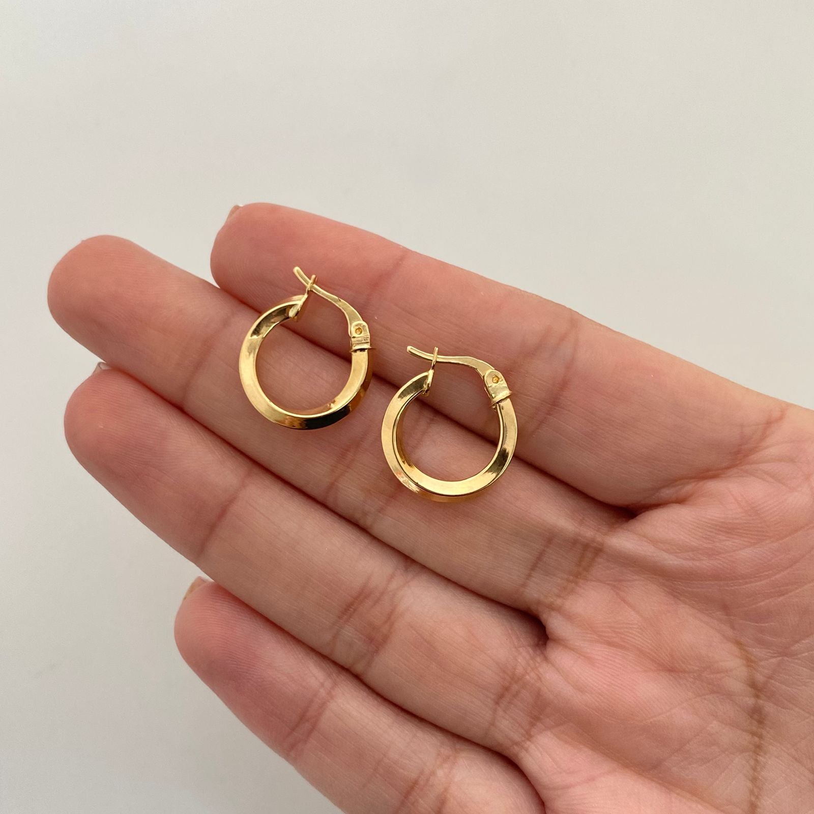 Candonga redonda lisa Oro amarillo 18k 1,35 Gr / 1,5 Cm