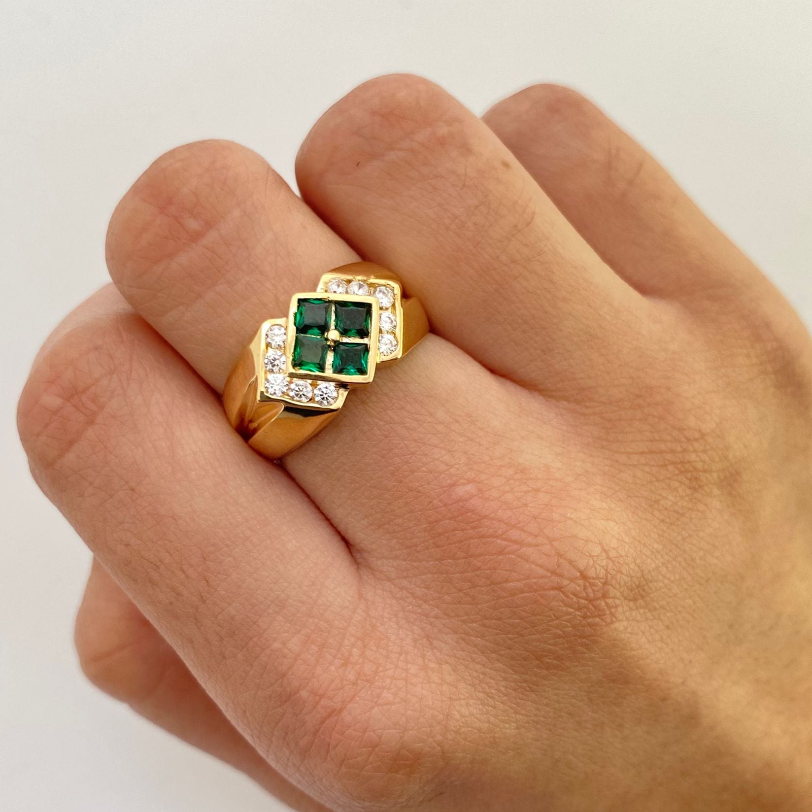 Anillo rombo casting verde franja casting blanco Oro amarillo 18k / Talla 8 1/2 / 6,95 Gr