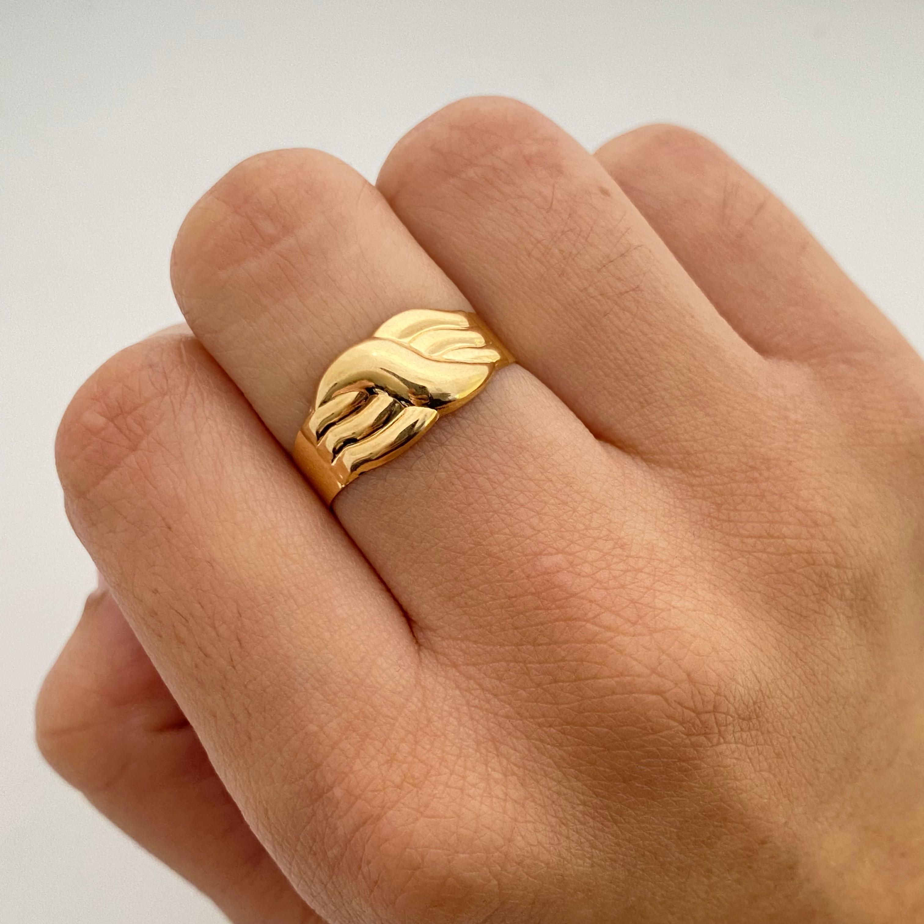 Anillo franjas troquelado  Oro amarillo 18k / Talla 5 1/2 / 1,65 Gr