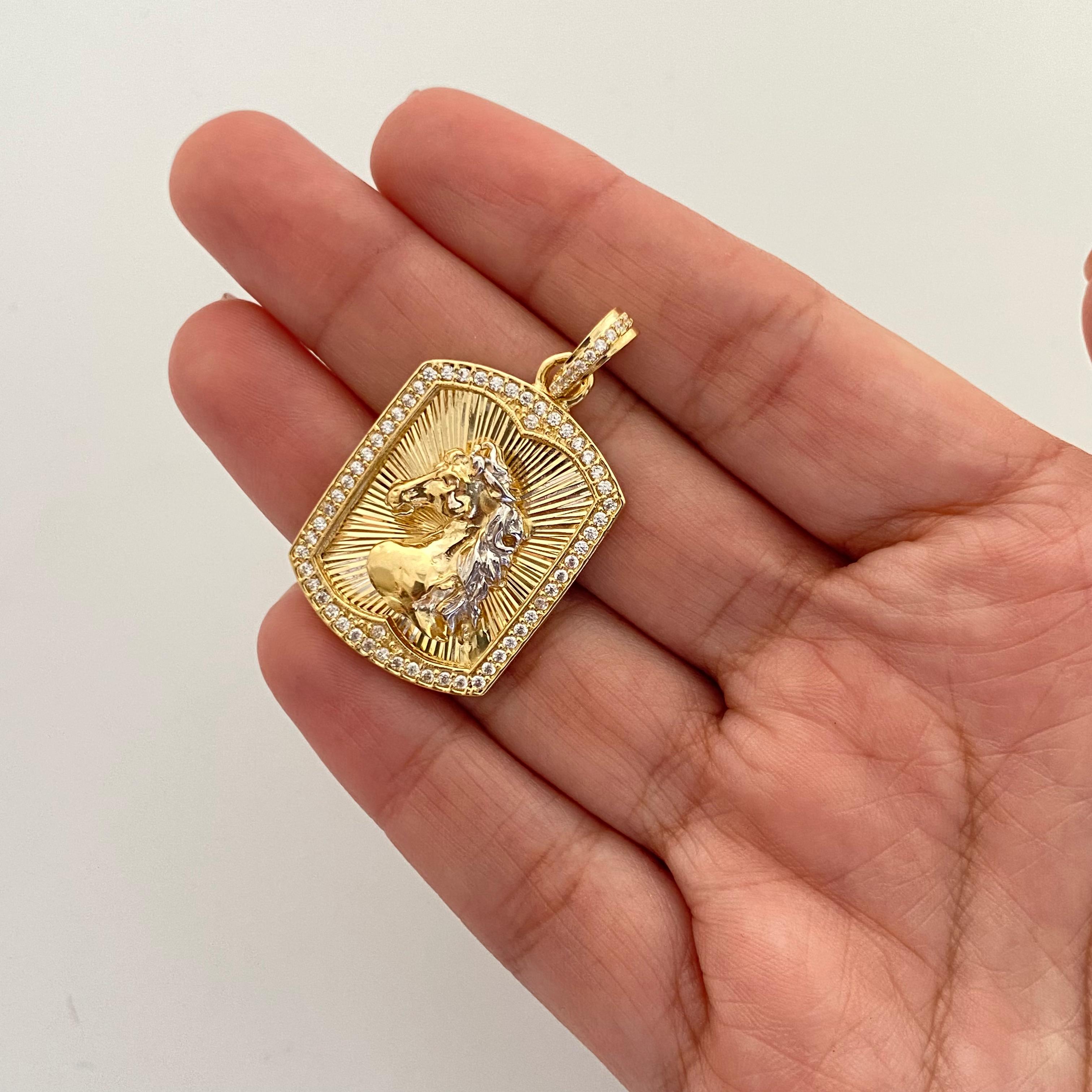 Dije placa grabado caballo Oro amarillo y Oro blanco 18k 9,15 Gr / 4,0 Cm
