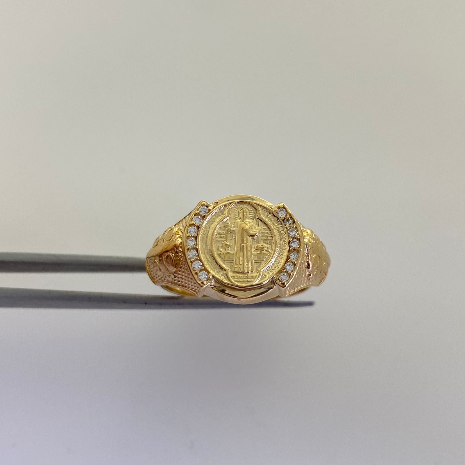 Anillo san benito lateral casting Oro amarillo 18k / Talla 10 / 8,45 Gr