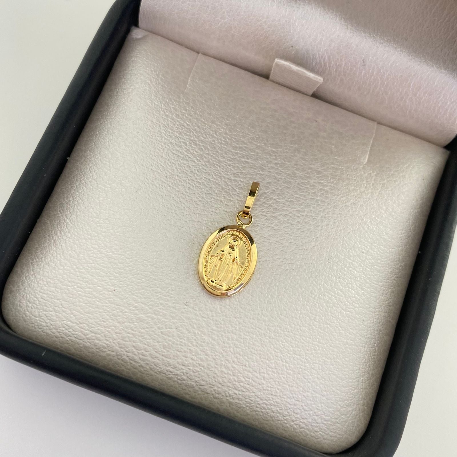 Dije virgen milagrosa Oro amarillo 18k 0,7 Gr / 2,0 Cm