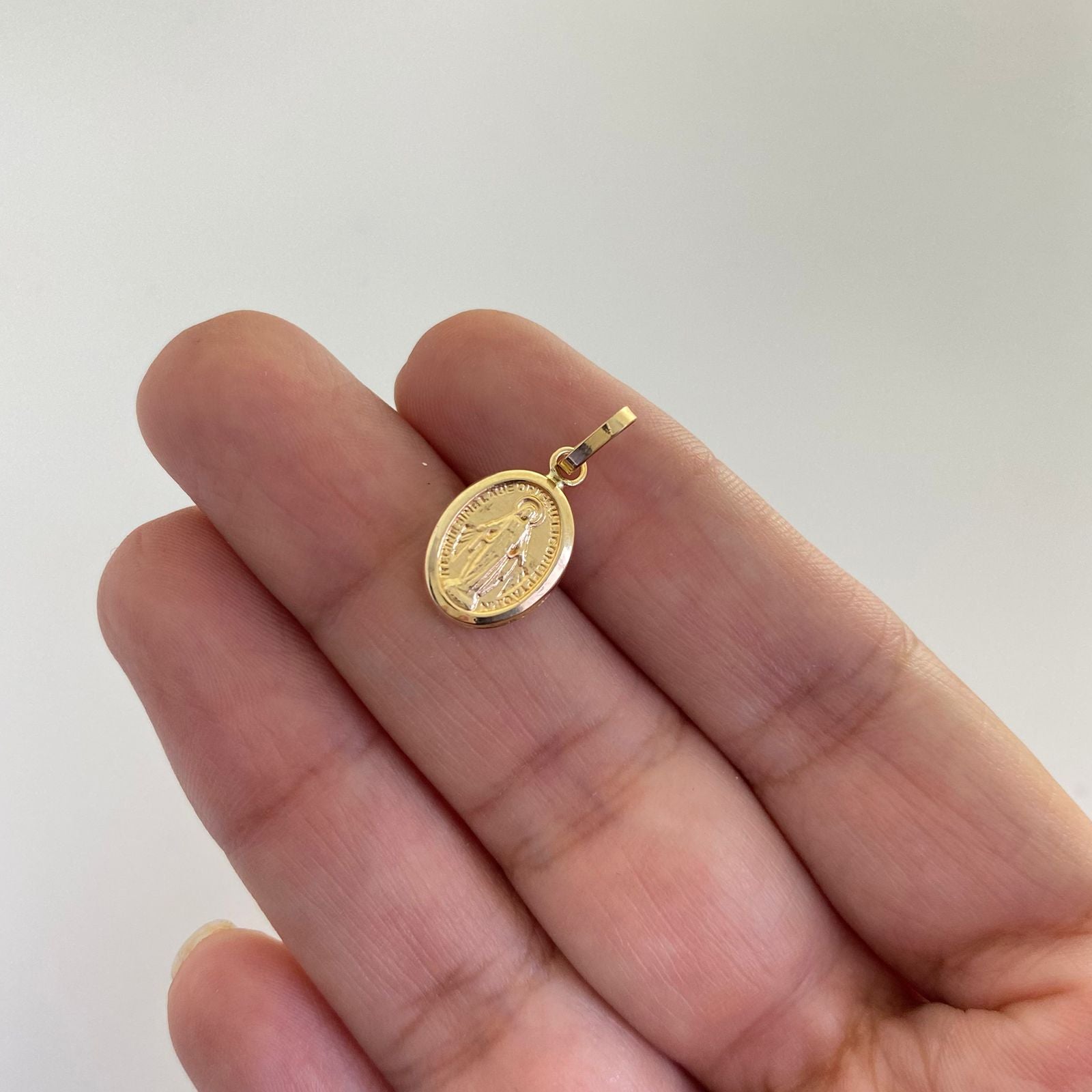 Dije virgen milagrosa Oro amarillo 18k 0,7 Gr / 2,0 Cm