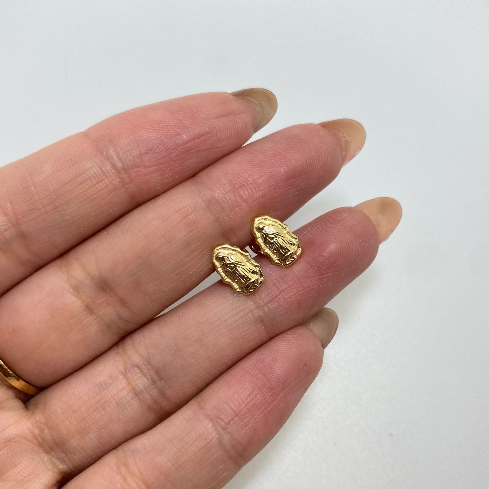 Topos silueta virgen guadalupe Oro amarillo 18k 0,8 Gr / 6,65 mm