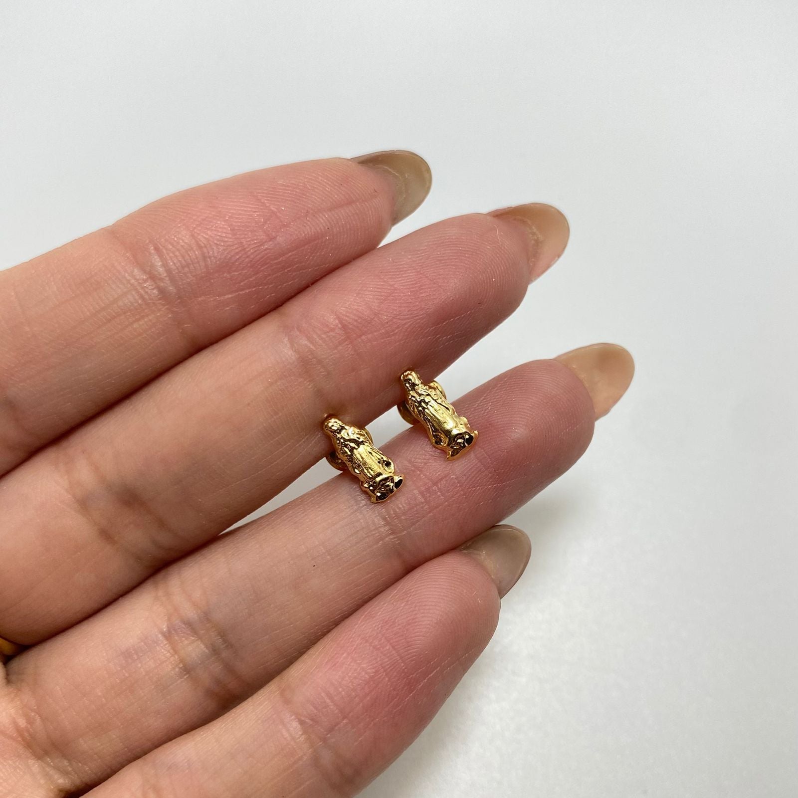 Topos silueta virgen guadalupe Oro amarillo 18k 0,7 Gr / 4,2 mm
