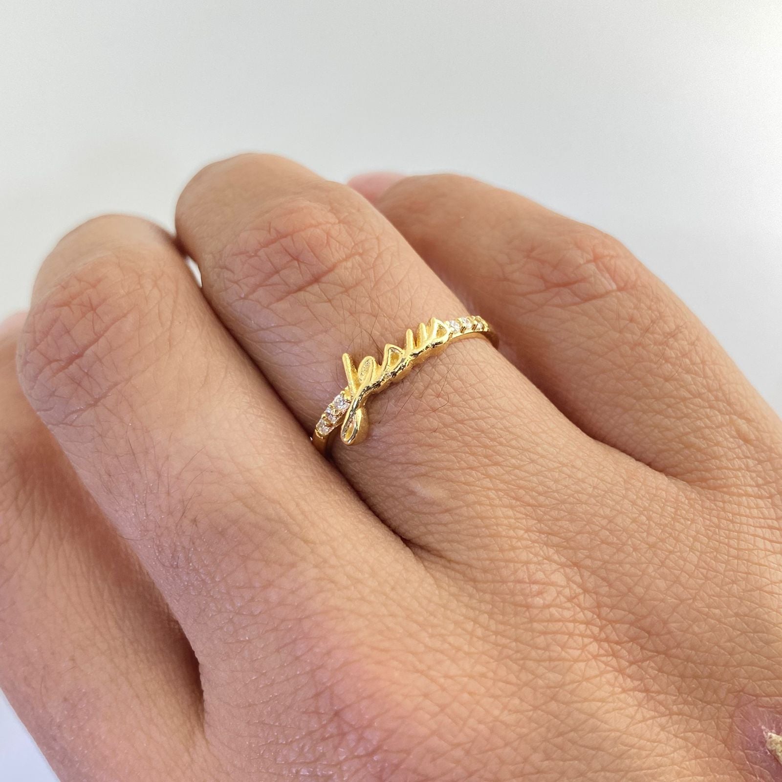 Anillo grabado jesus casting Oro amarillo 18k / Talla 6 3/4 / 1,85 Gr