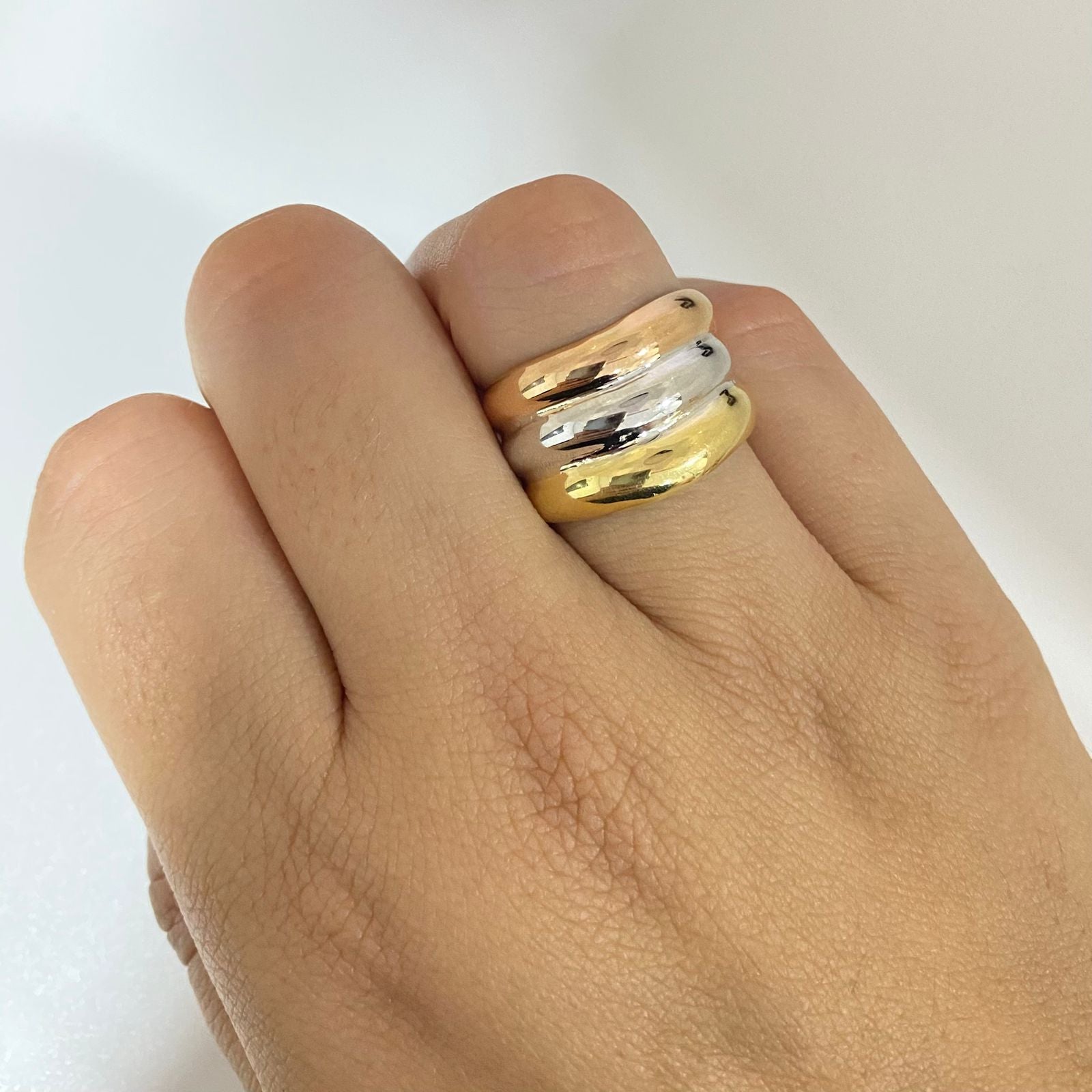 Anillo tubular Tres oros 18k / Talla 7 1/2 / 2,5 Gr