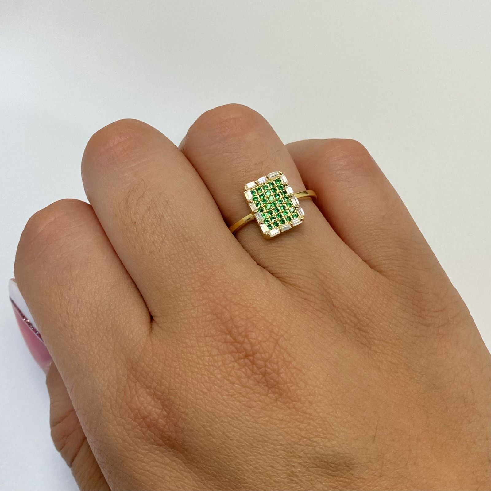 Anillo centro cuadro casting verde Oro amarillo 18k / Talla 6 34 / 2,4 Gr