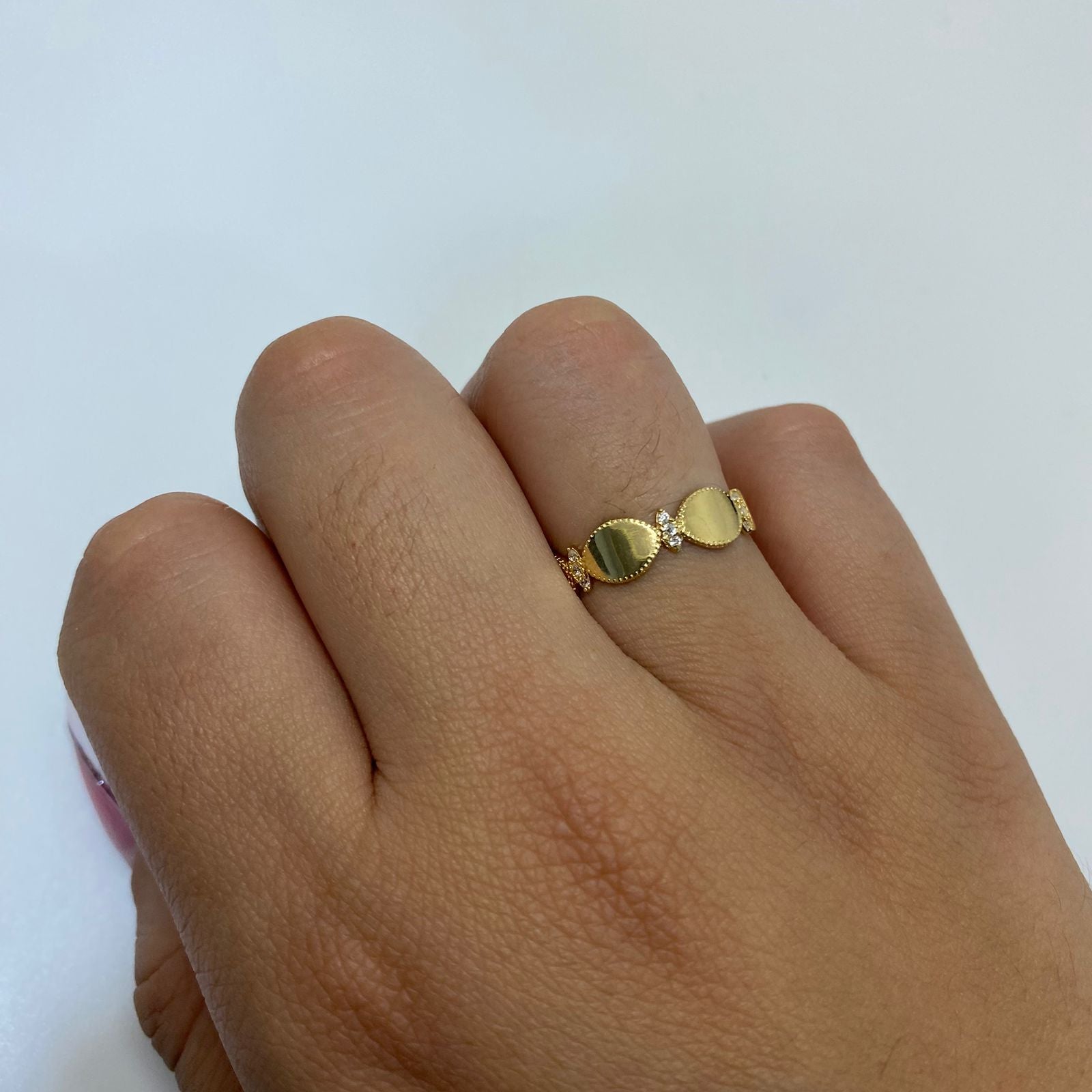 Anillo ovalos fila triple circon Oro amarillo 18k / Talla 6 3/4 / 1,4 Gr