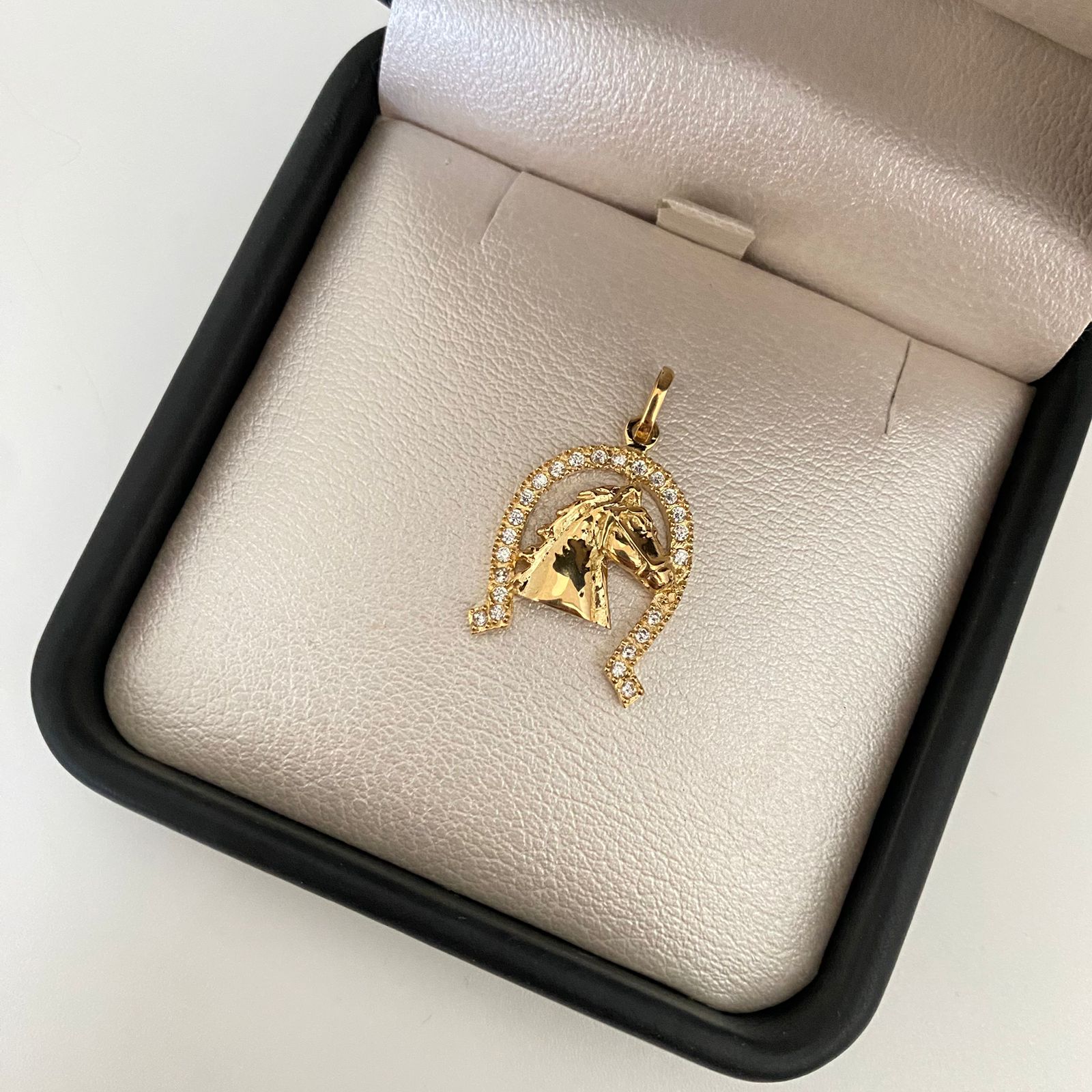 Dije herradura caballo casting Oro amarillo 18k 2,9 Gr / 2,7 Cm