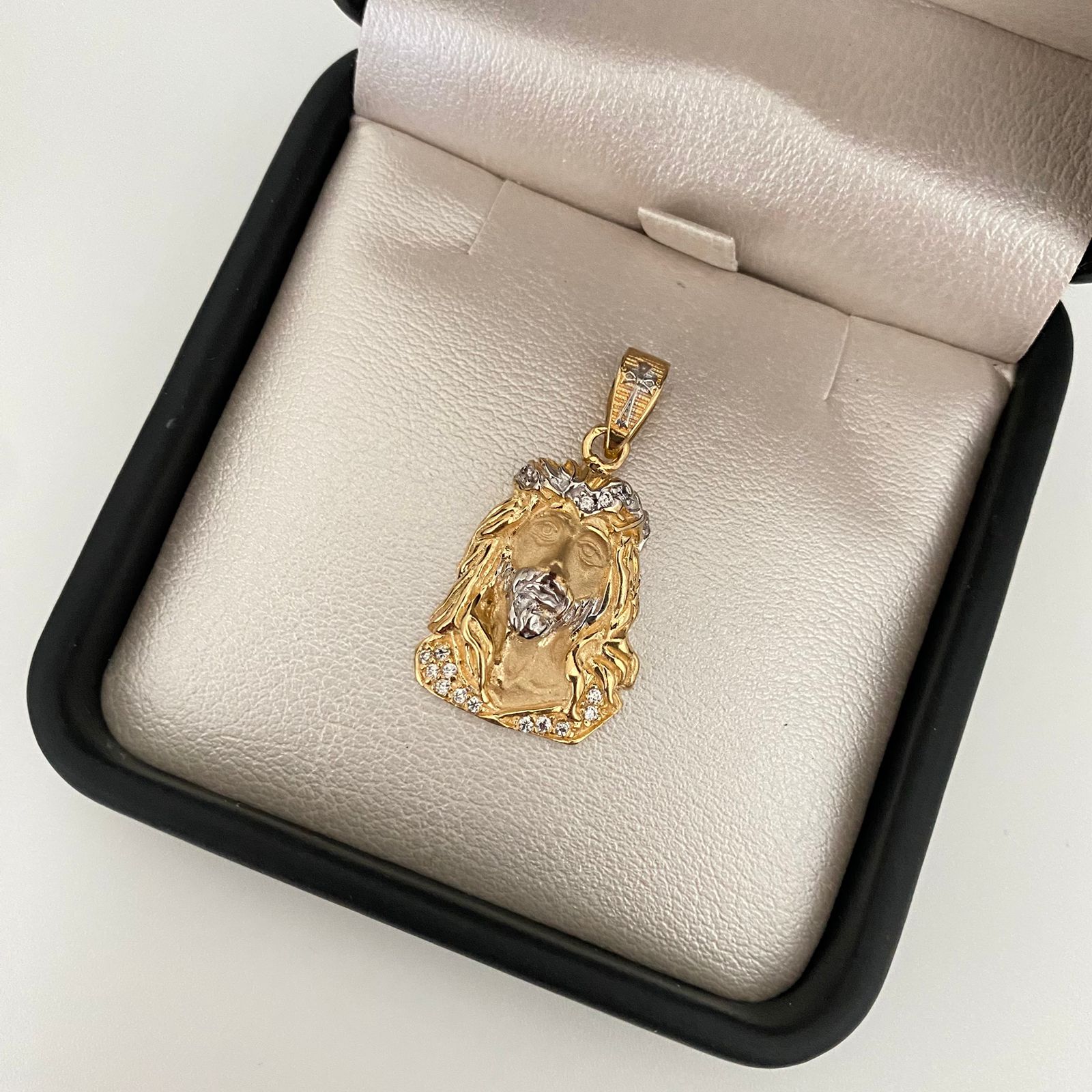 Dije rostro jesus Oro amarillo y Oro blanco 18k 6,05 Gr / 3,4 Cm