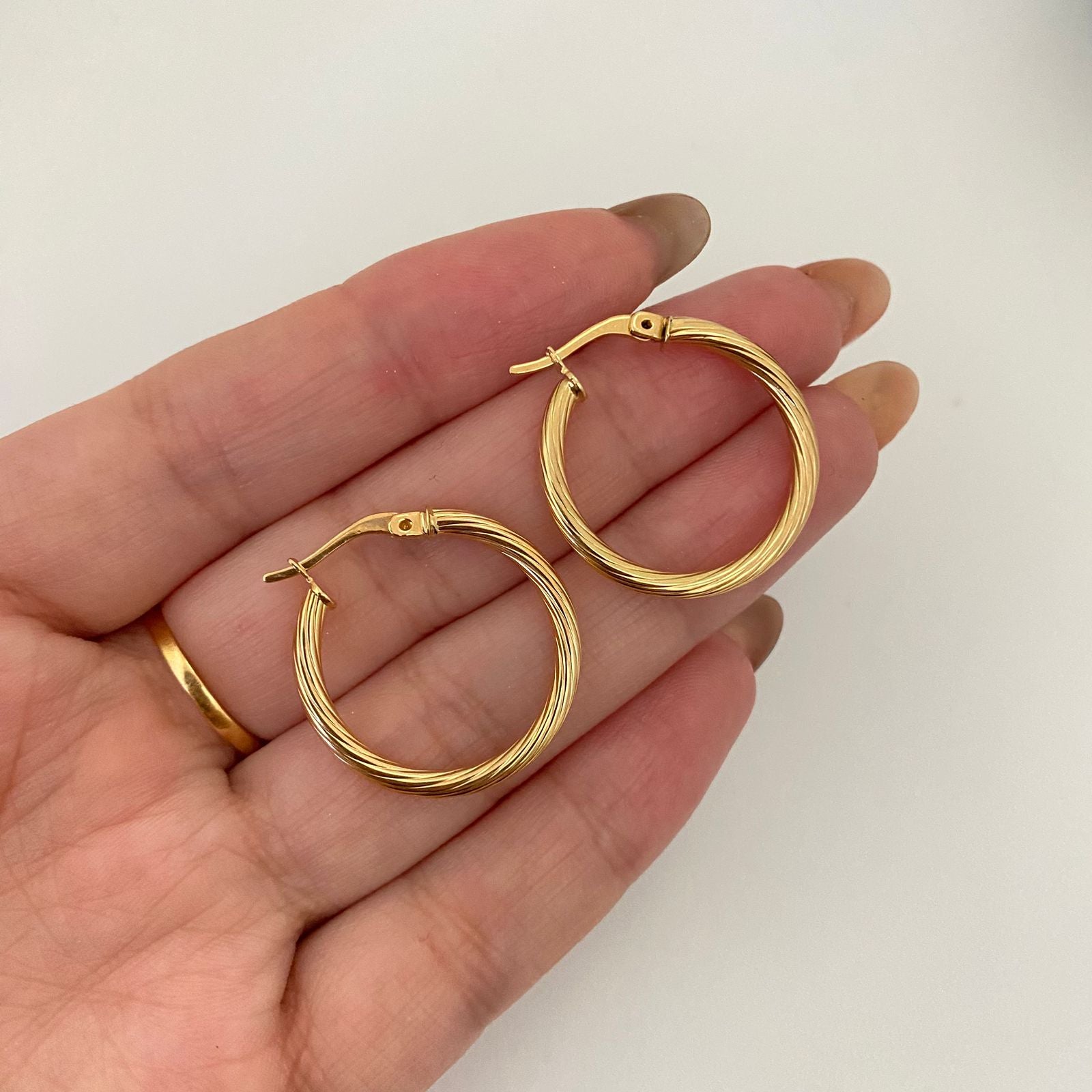 Candonga entorchada Oro amarillo 18k 2,25 Gr / 2,7 Cm