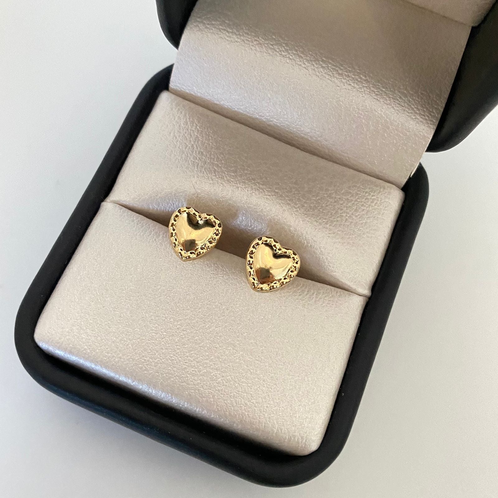 Topos corazon borde punteado Oro amarillo 18k 0,8 Gr / 8,0 mm