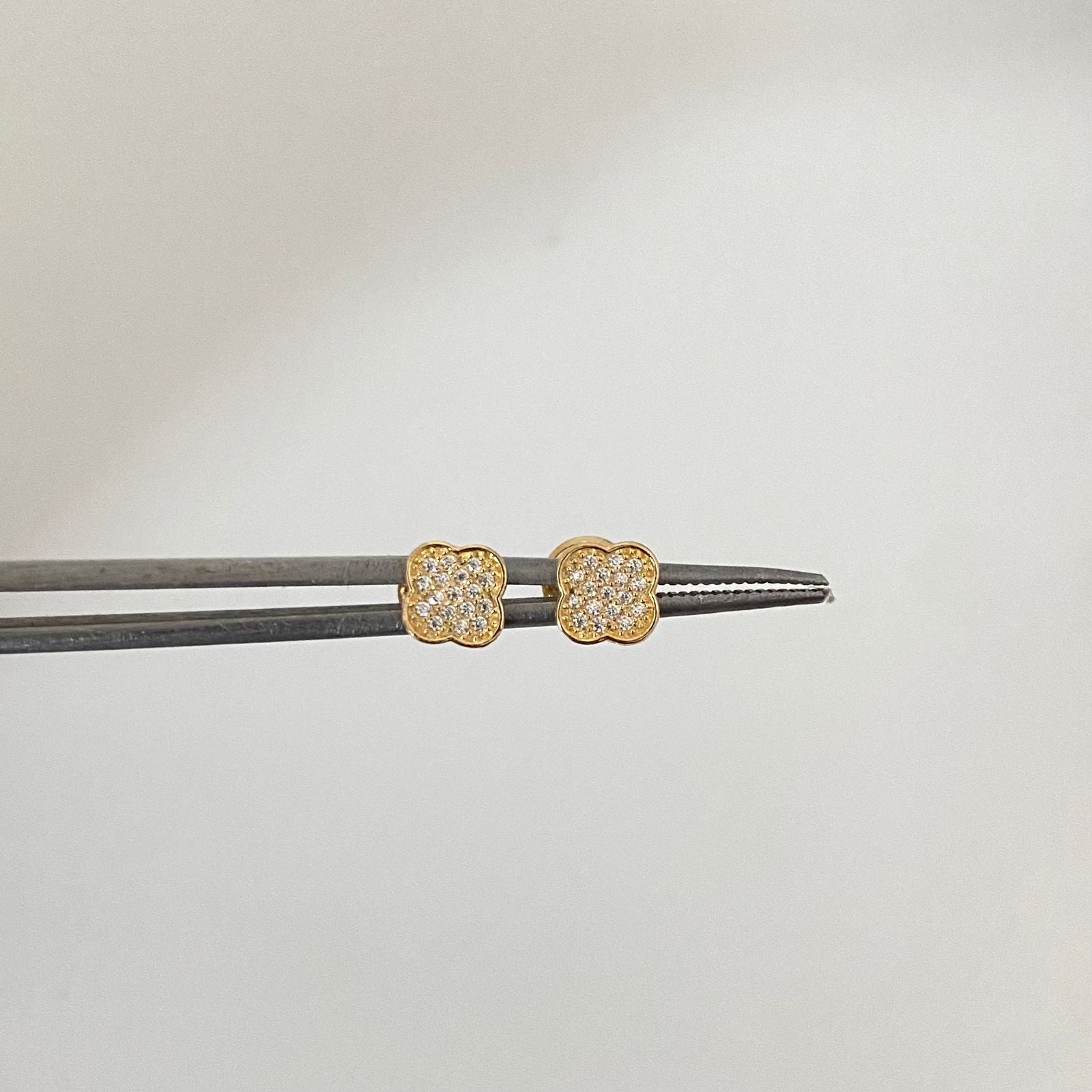 Topos trebol fondo casting Oro amarillo 18k 0,8 Gr / 5,55 mm