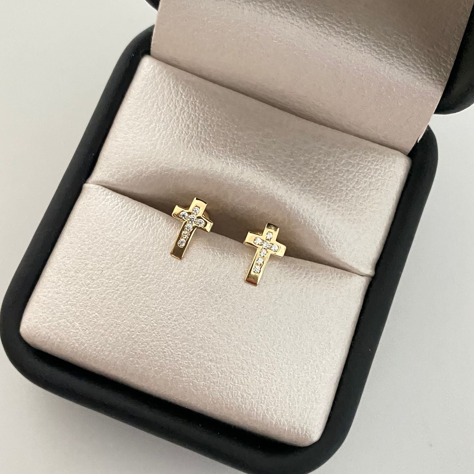 Topos cruz casting Oro amarillo 18k 0,85 Gr / 5,8 mm