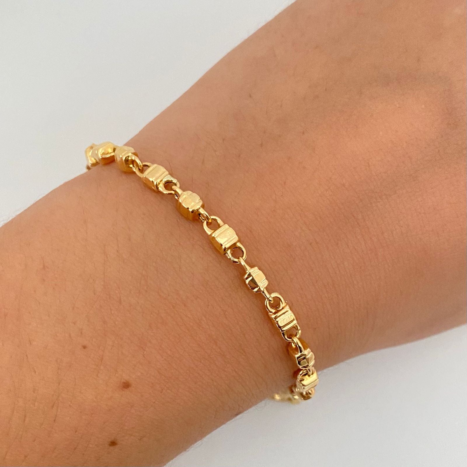 Pulso rustico Oro amarillo 18k +1 / 5,25 Gr / 4,1 mm / 22 Cm Broche 0,60