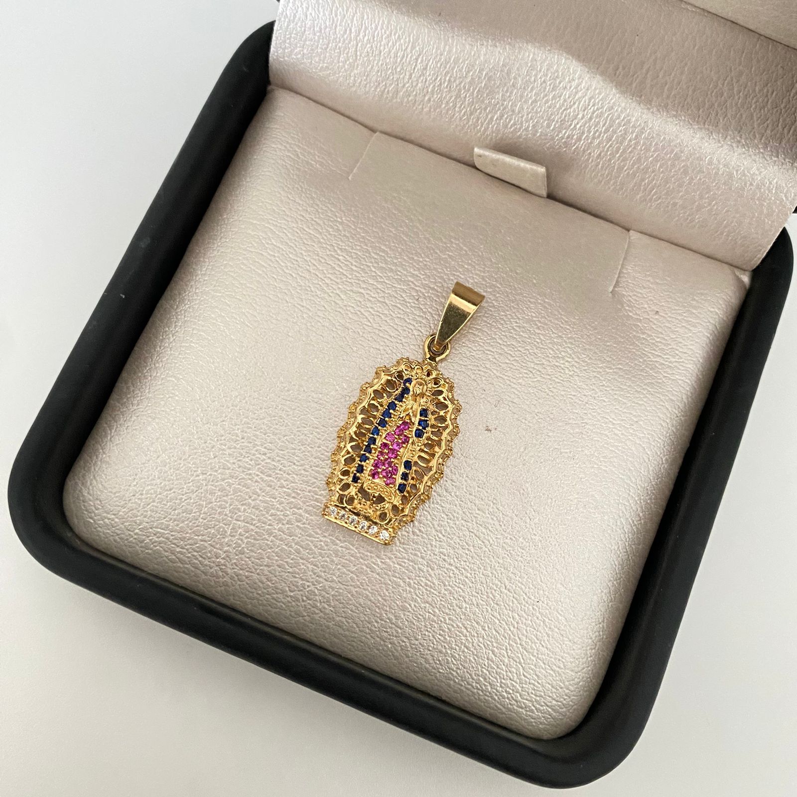 Dije silueta virgen guadalupe casting Oro amarillo 18k 3,25 Gr / 3,0 Cm