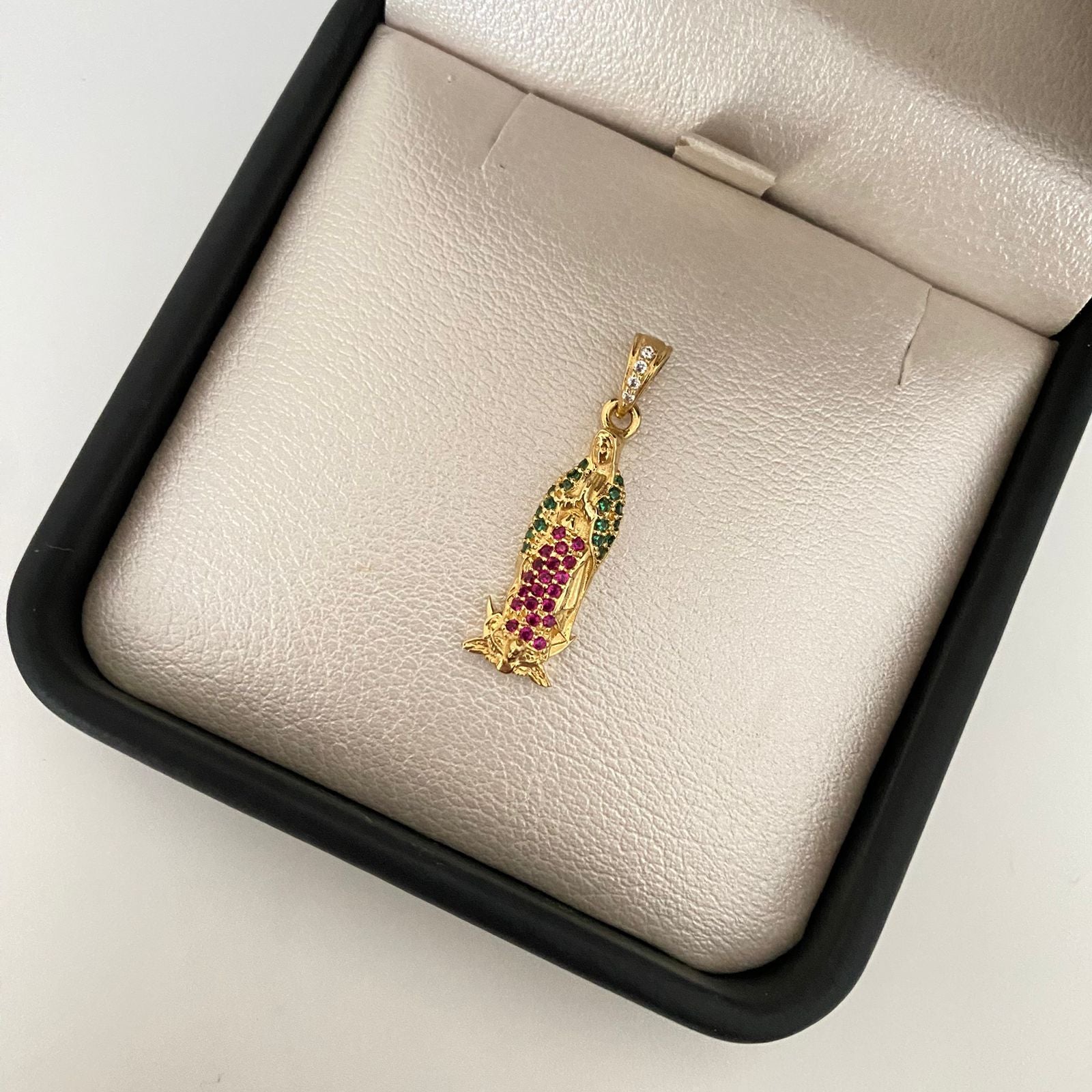 Dije silueta virgen guadalupe casting Oro amarillo 18k 2,2 Gr / 2,8 Cm