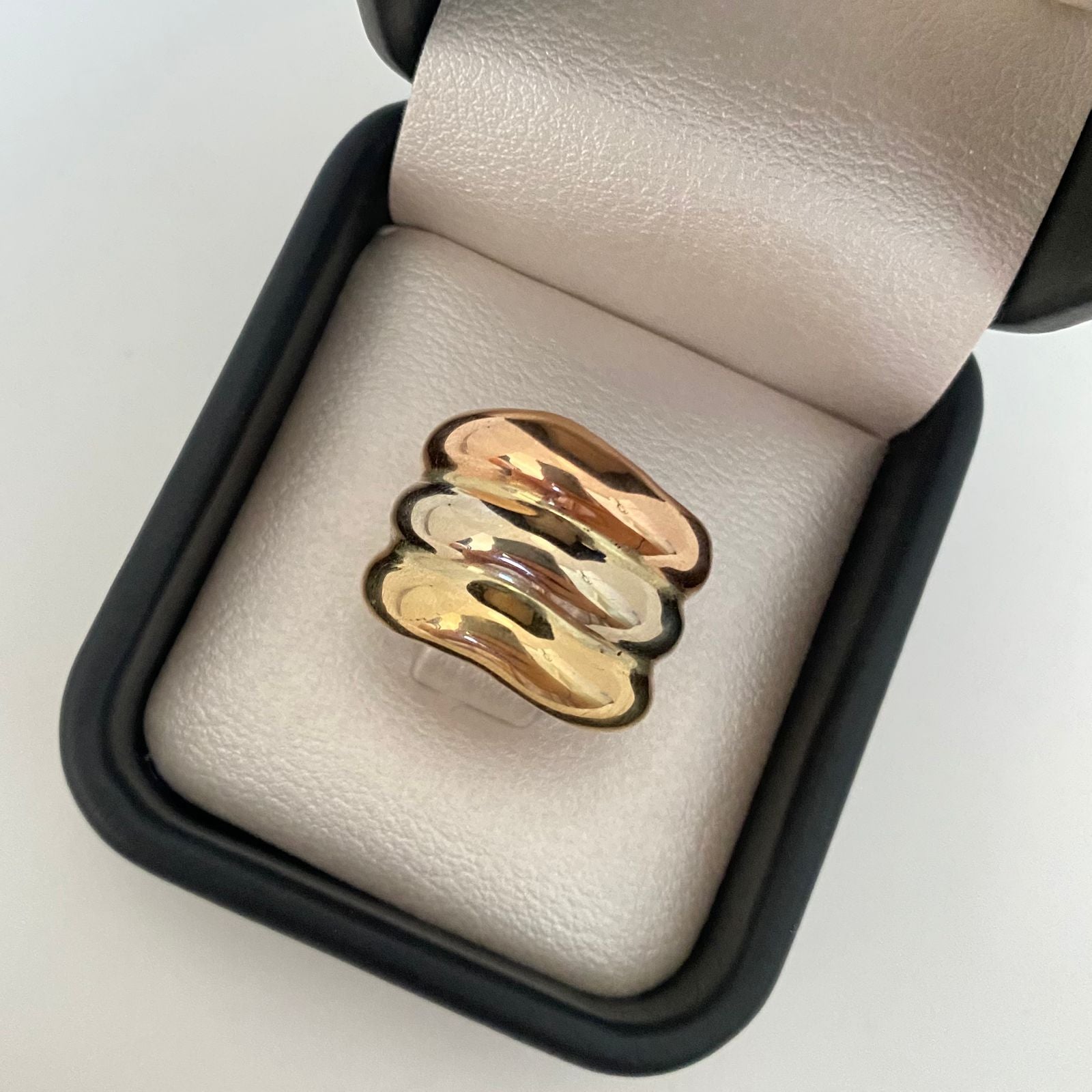 Anillo tubular Tres oros 18k / Talla 7 3/4 / 3,9 Gr