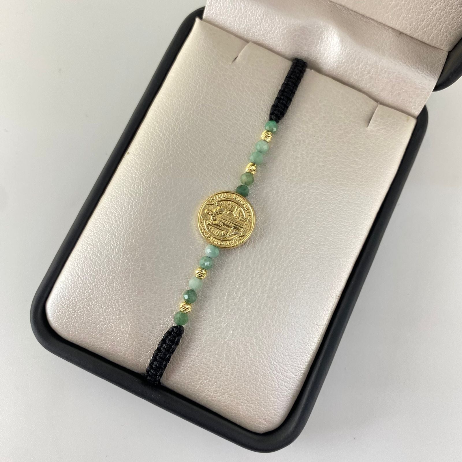 Pulsera tejida morallas de esmeralda herraje san benito y balines diamantados #3 Oro amarillo 18k 1,1 Gr