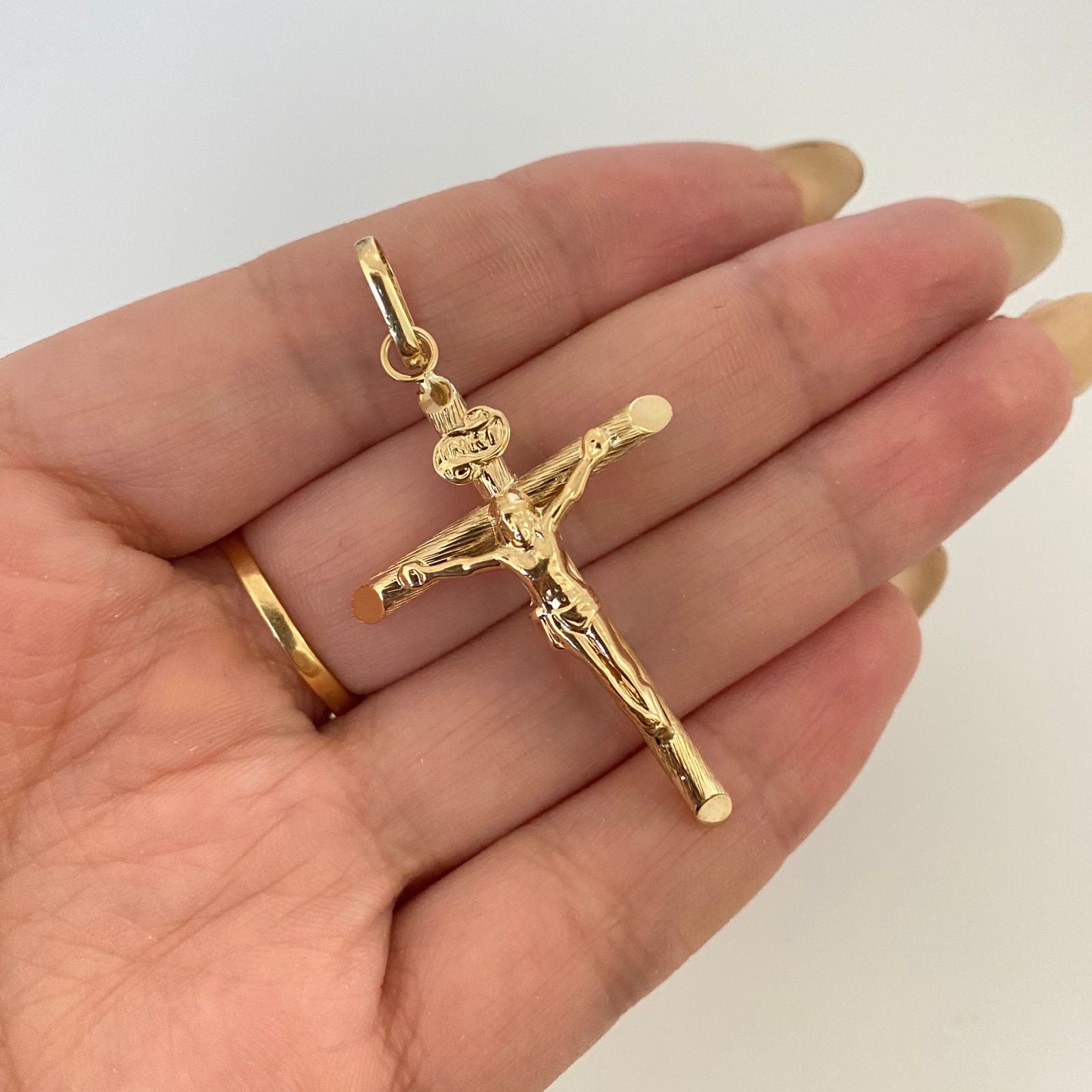 Dije cruz cristo diamantado Oro amarillo 18k 2,0 Gr / 5,0 Cm