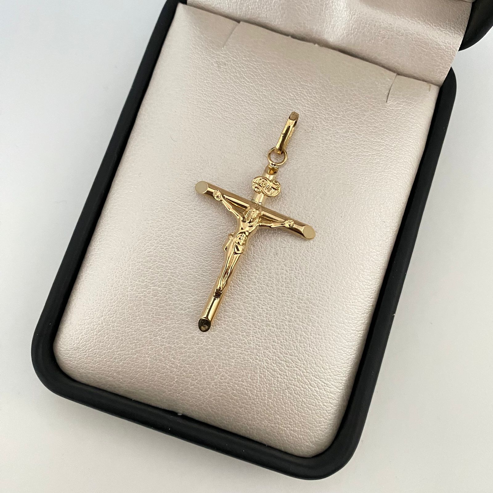 Dije cruz cristo liso Oro amarillo 18k 1,5 Gr / 4,5 Cm
